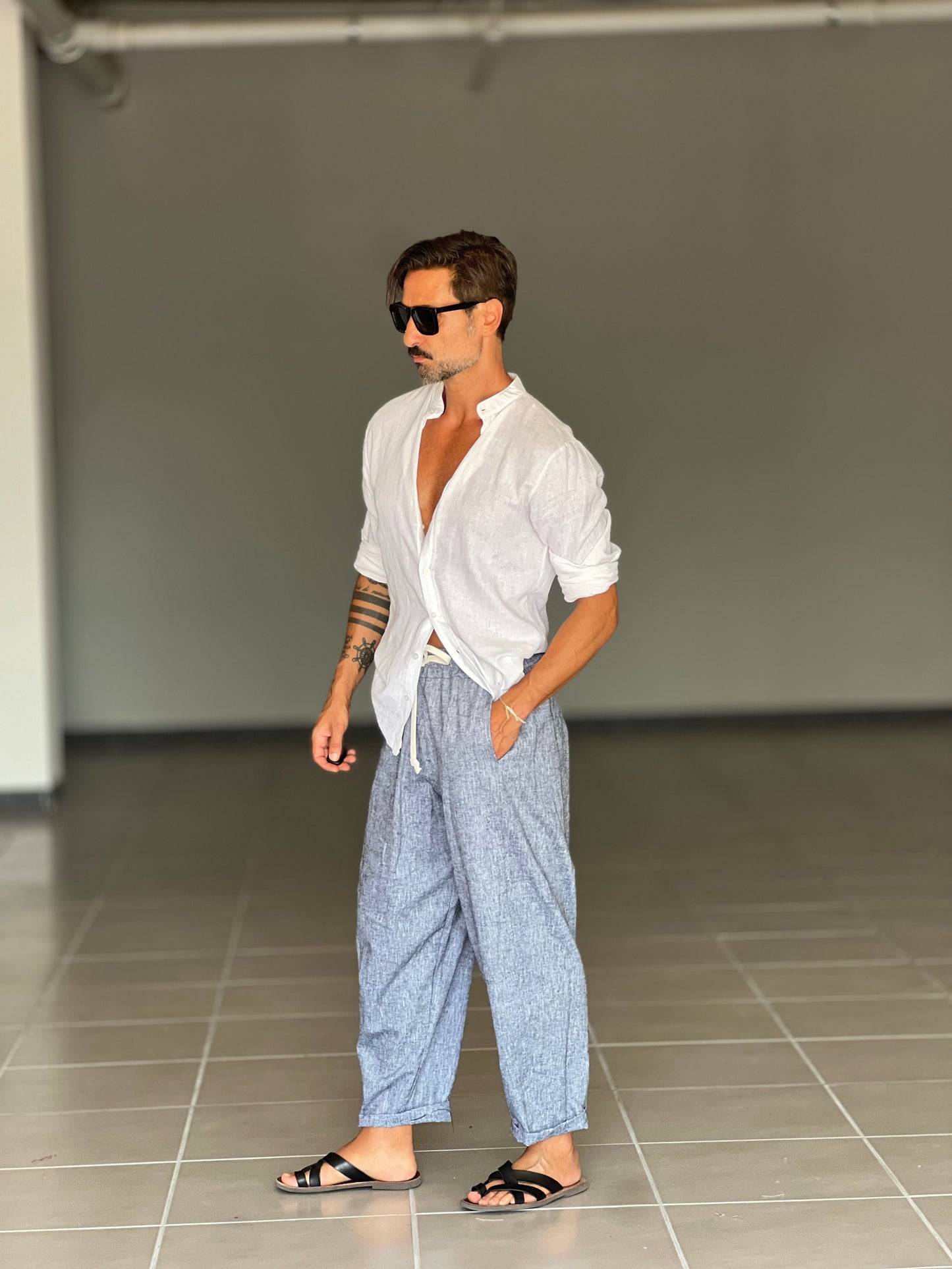 WHITE VISCOSE TROUSERS WITH REGULAR BOTTOM