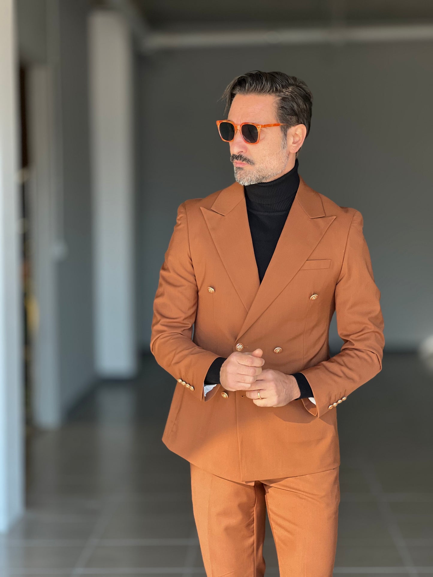 ABITO TABACCO DOPPIOPETTO BOTTONE METALLO VISCOSA E MISTI