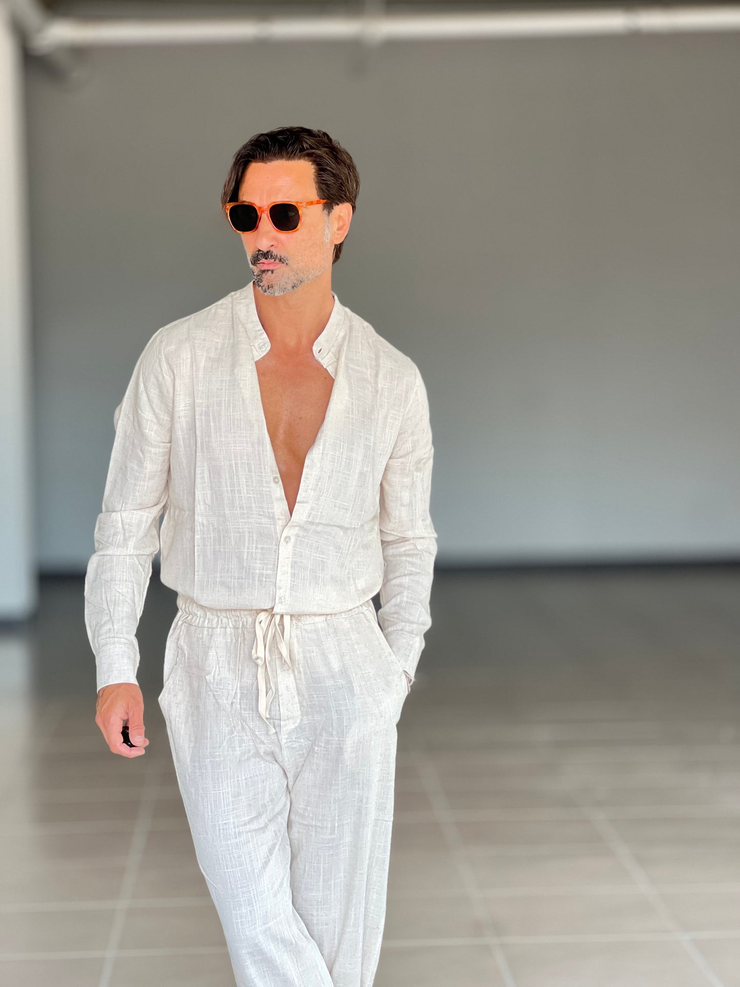WHITE VISCOSE TROUSERS WITH REGULAR BOTTOM