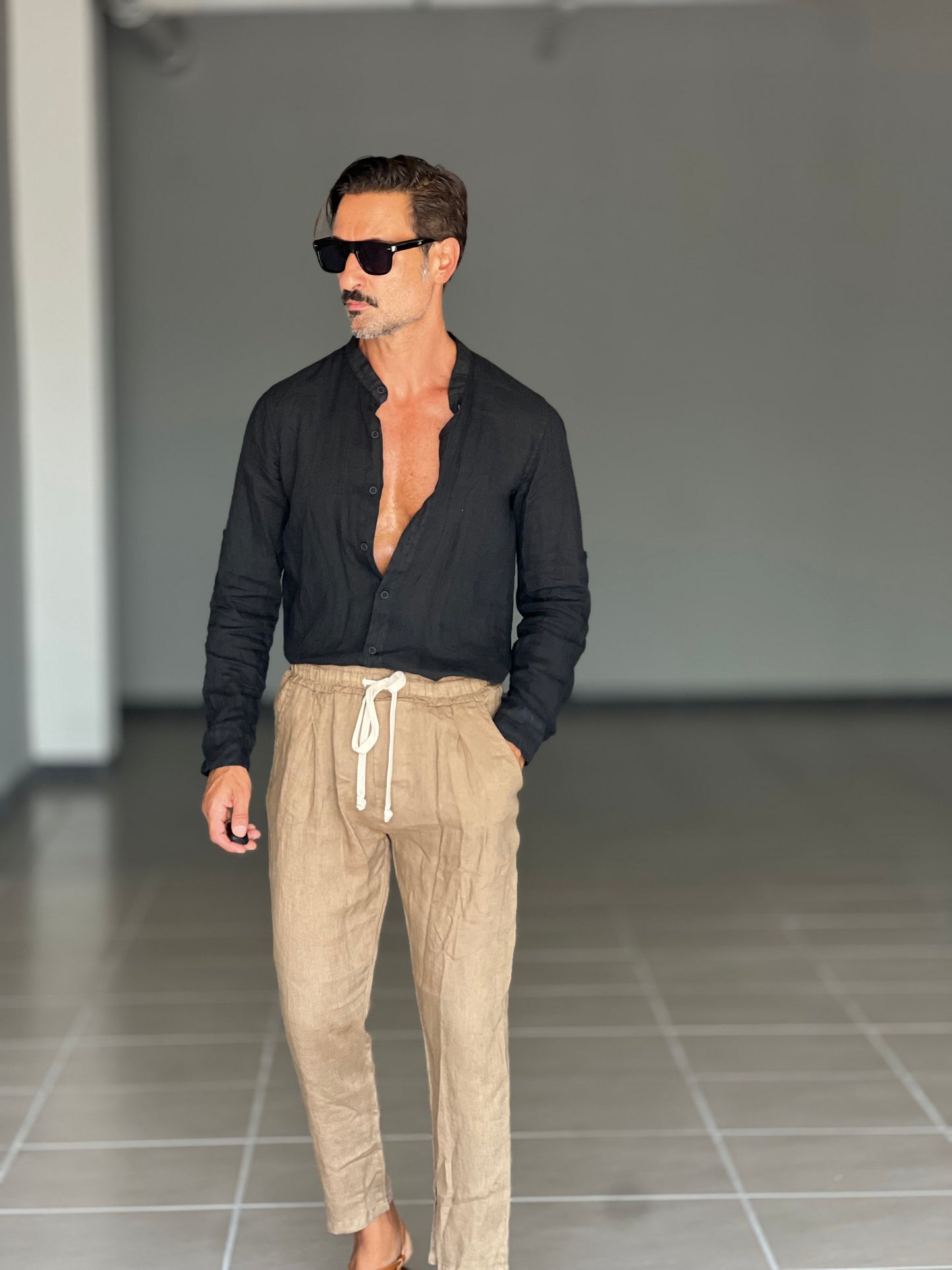 WHITE VISCOSE TROUSERS WITH REGULAR BOTTOM