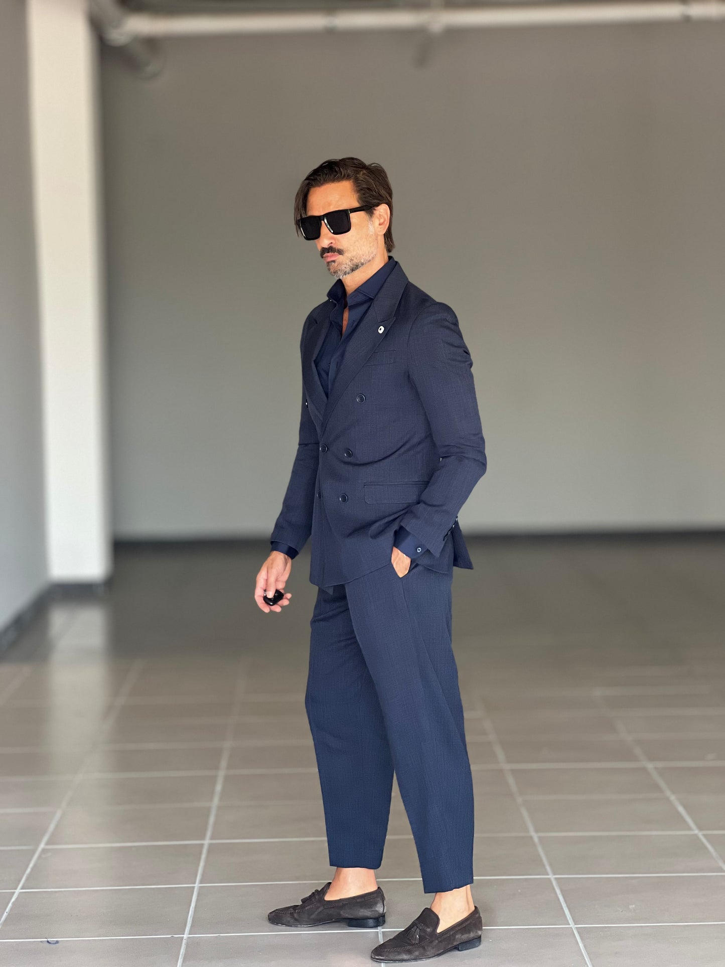 ABITO DOPPIOPETTO BLU ROYAL FIAMMATO BOTTONE METALLO