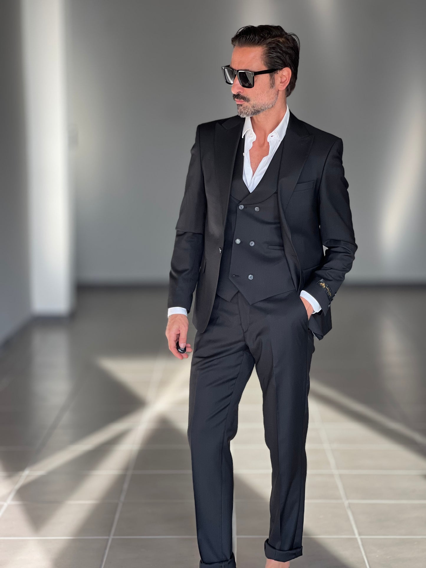 ABITO LANA E MISTI NERO 3 PEZZI GILET