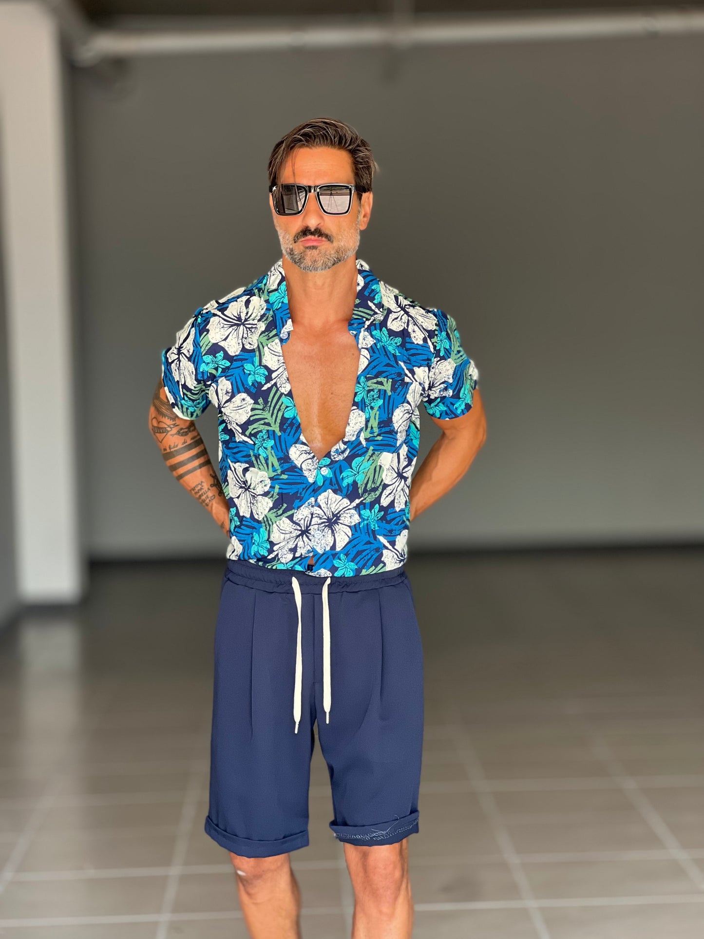 CAMICIA FIORE FONDO AZZURRO MEZZA MANICA VISCOSA