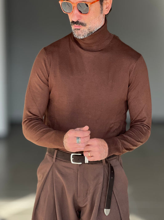 MULTICOLORED RED AND GRAY SHAVED HIGH NECK