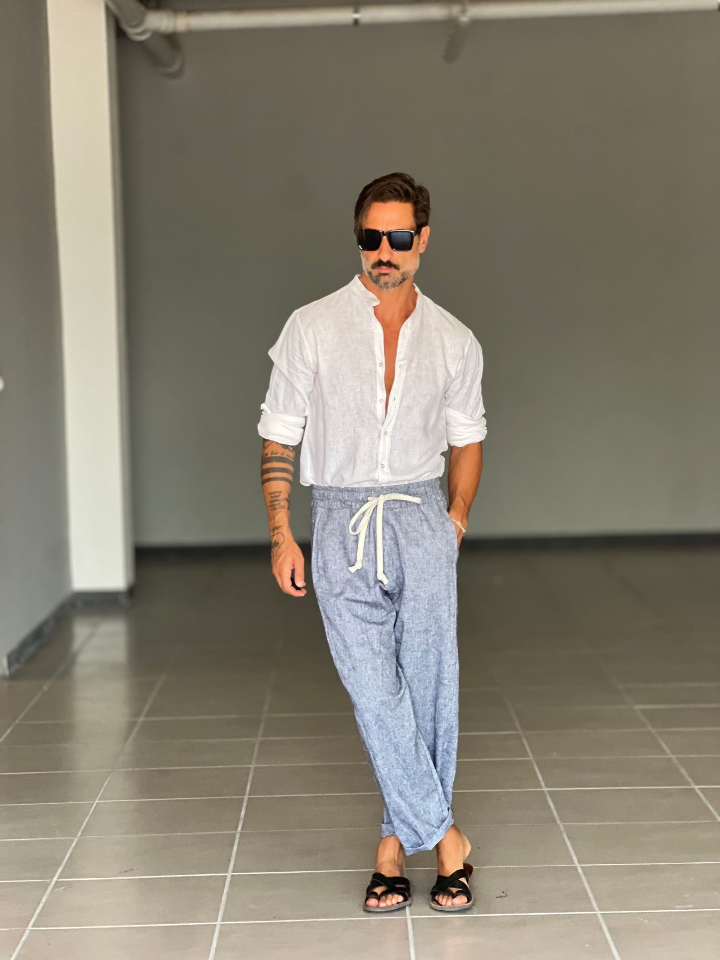 WHITE VISCOSE TROUSERS WITH REGULAR BOTTOM