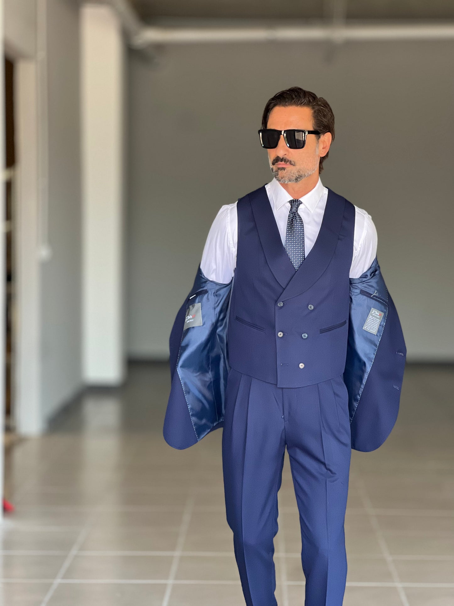 ABITO BLU MONOPETTO 30% LANA 3 PEZZI CON GILET
