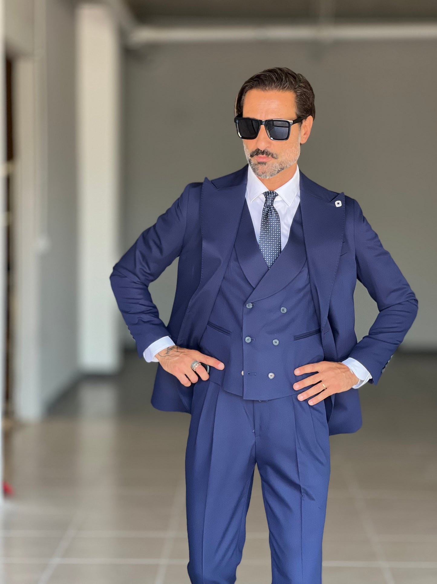ABITO BLU MONOPETTO 30% LANA 3 PEZZI CON GILET