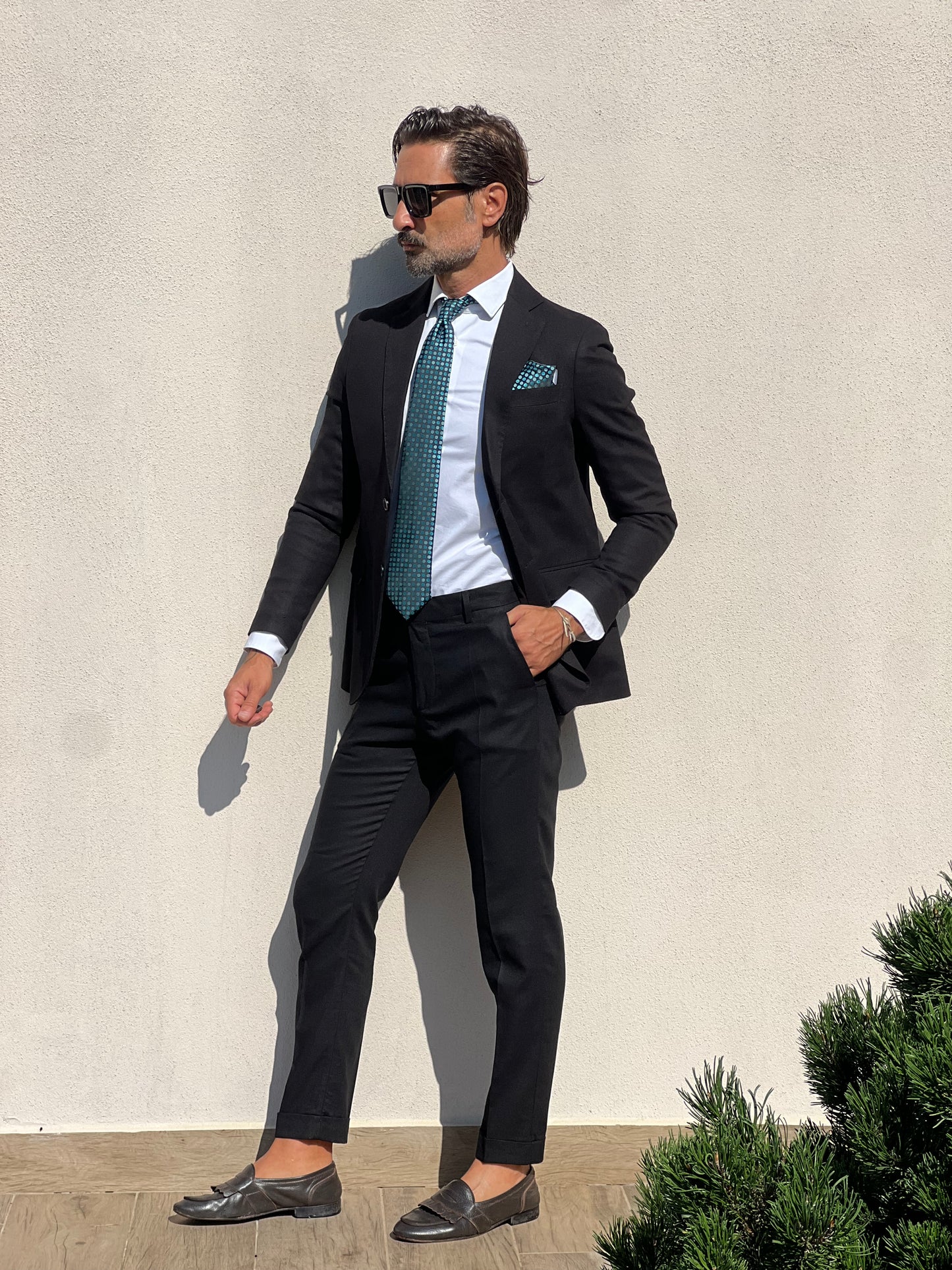 ABITO LINO NERO MONOPETTO