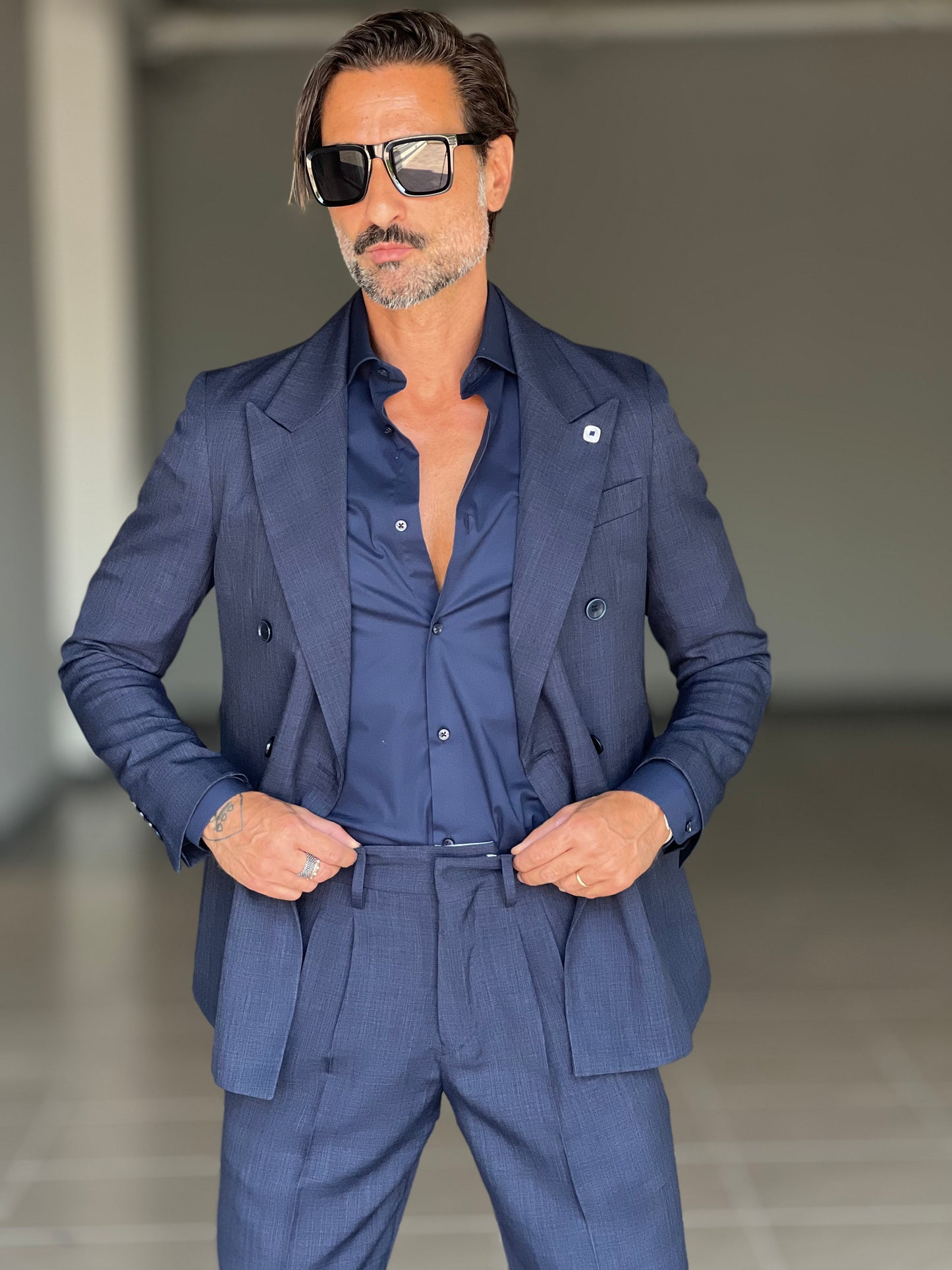 ABITO DOPPIOPETTO BLU ROYAL FIAMMATO BOTTONE METALLO