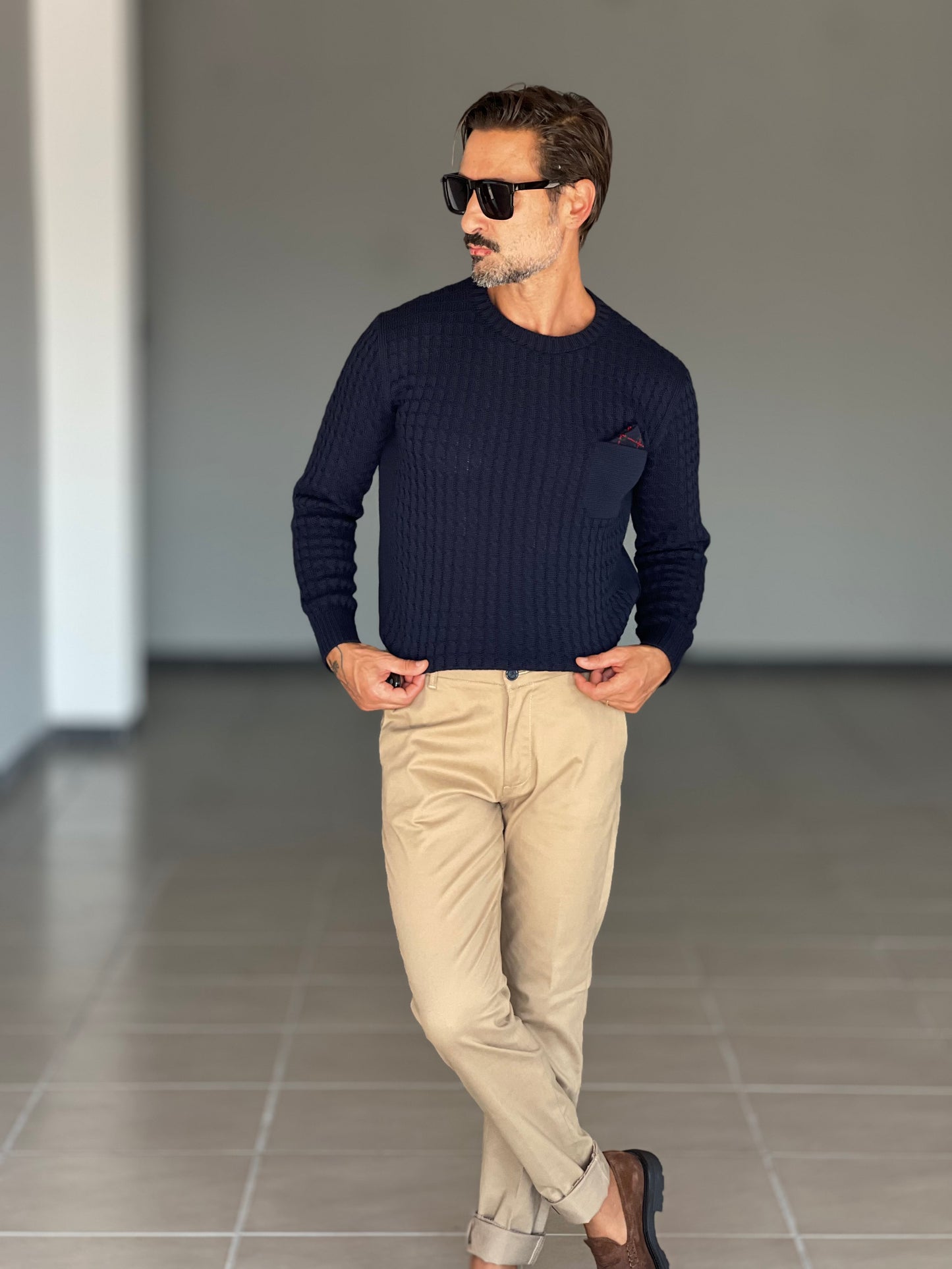 MAGLIA OPERATA BLU TOPPE AI GOMITI