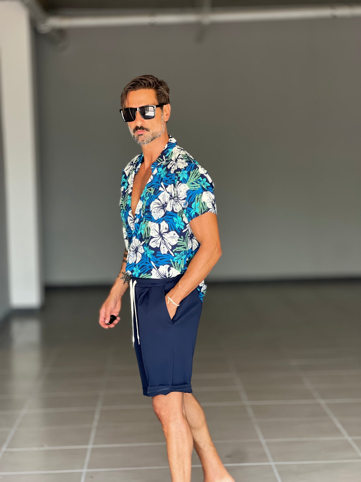 CAMICIA FIORE FONDO AZZURRO MEZZA MANICA VISCOSA