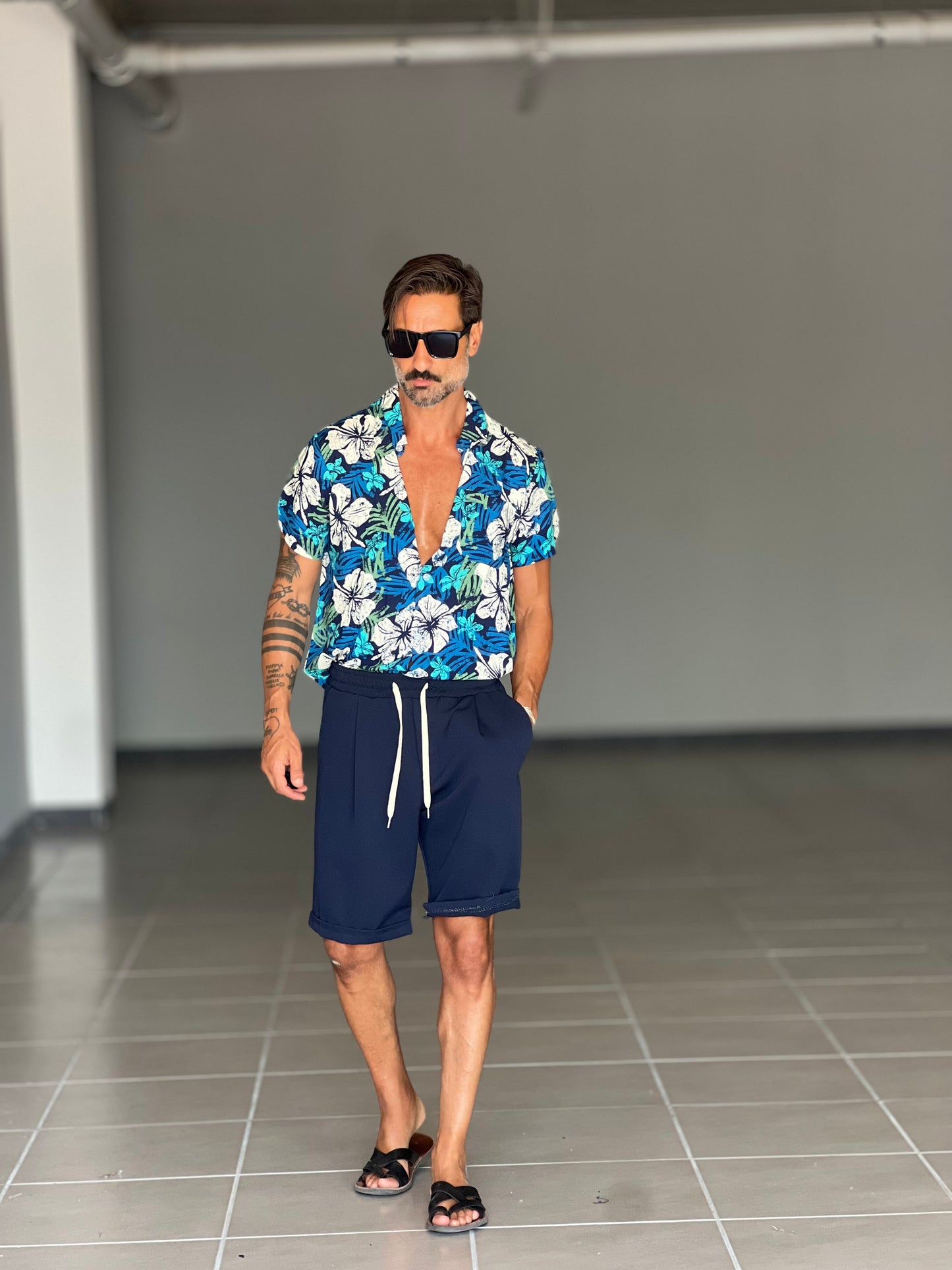 CAMICIA FIORE FONDO AZZURRO MEZZA MANICA VISCOSA