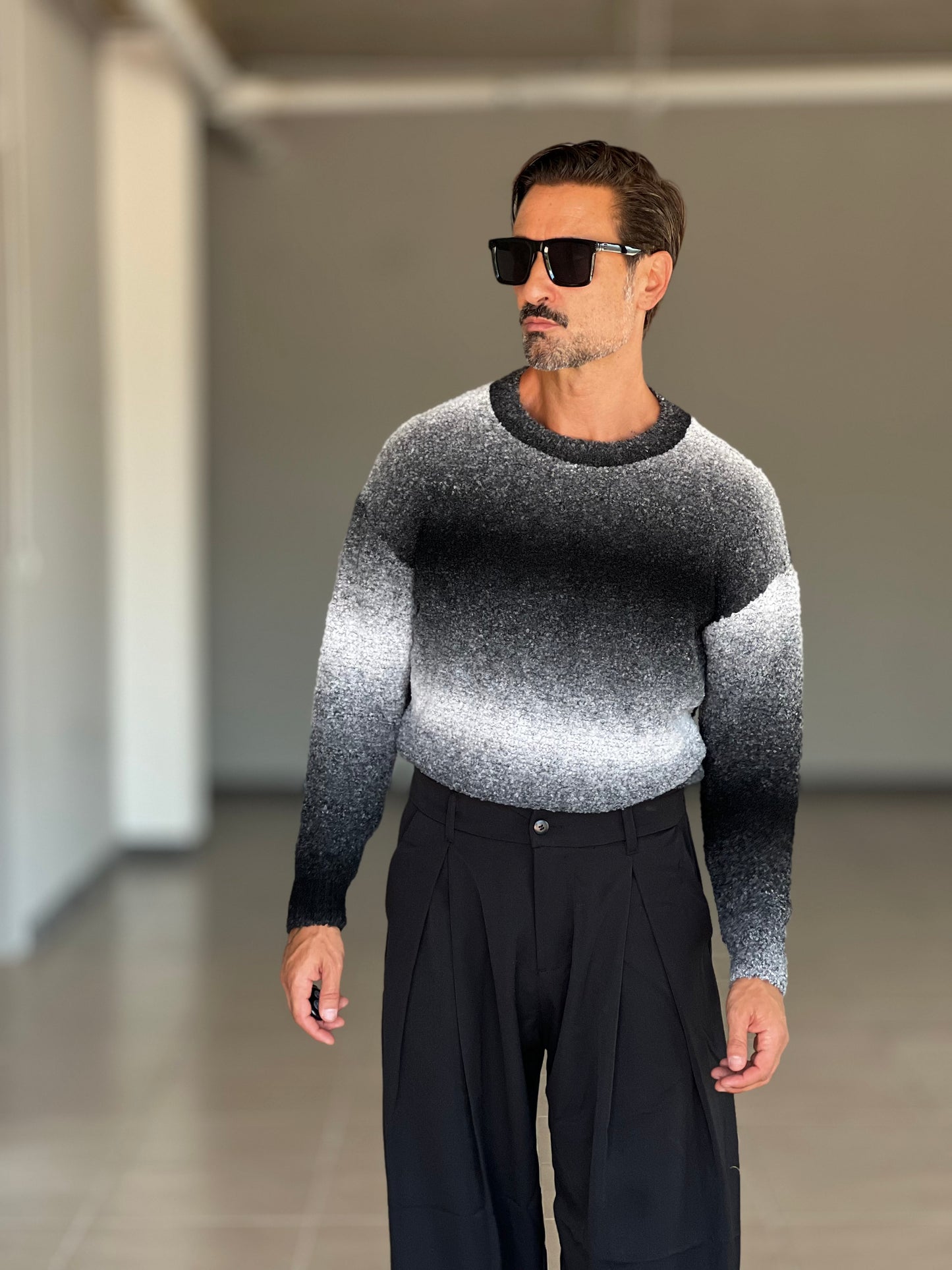 MAGLIA GIRO DEGRADE' NERA E PANNA