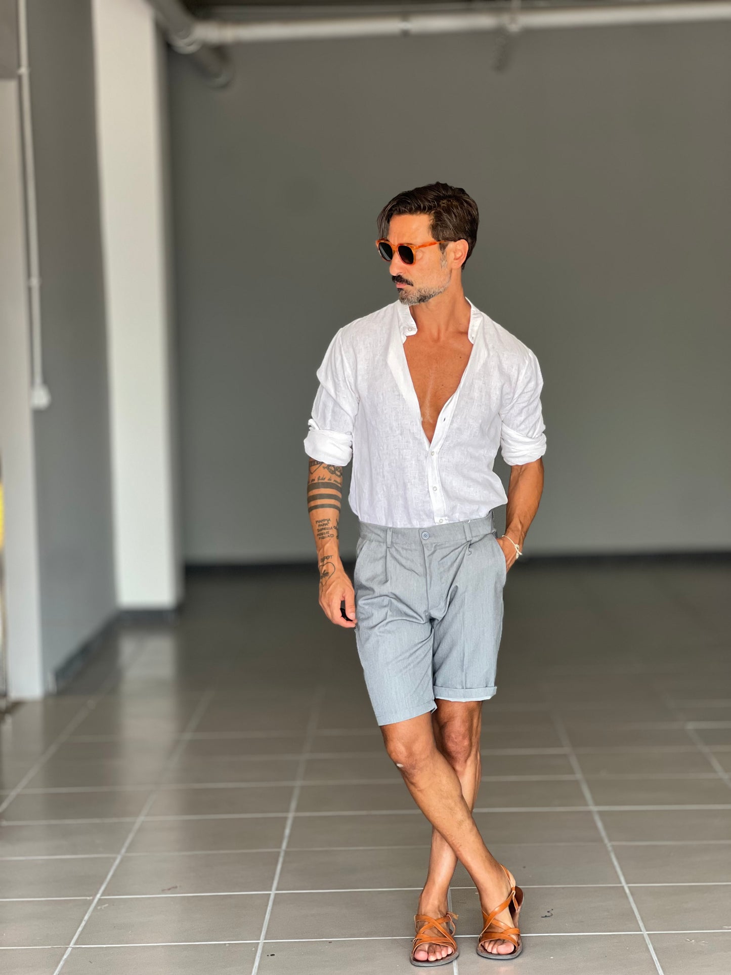 WHITE VISCOSE TROUSERS WITH REGULAR BOTTOM