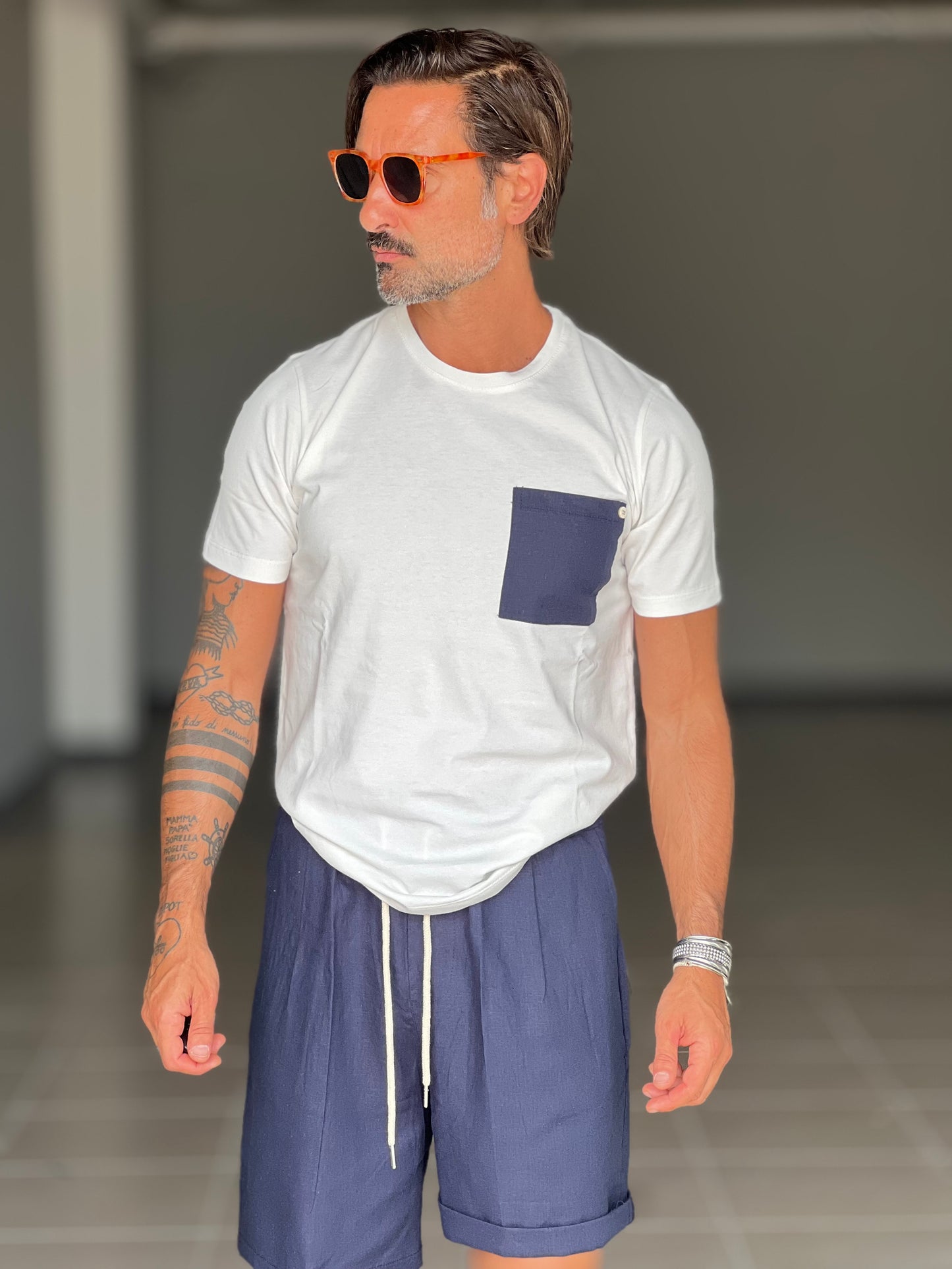 T SHIRT BIANCA COTONE TASCHINO BLU