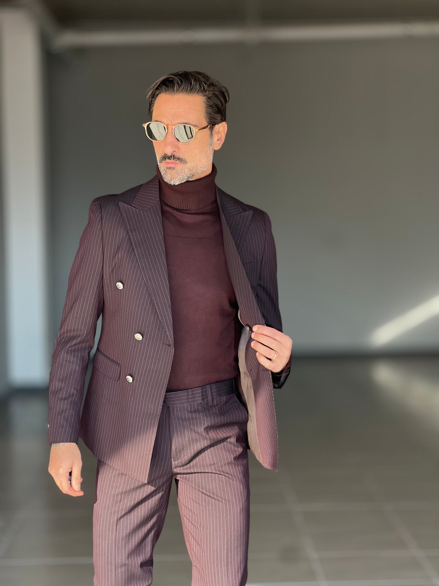 ABITO MORO / PRUGNA GESSATO DOPPIOPETTO BOTTONE METALLO VISCOSA E MISTI