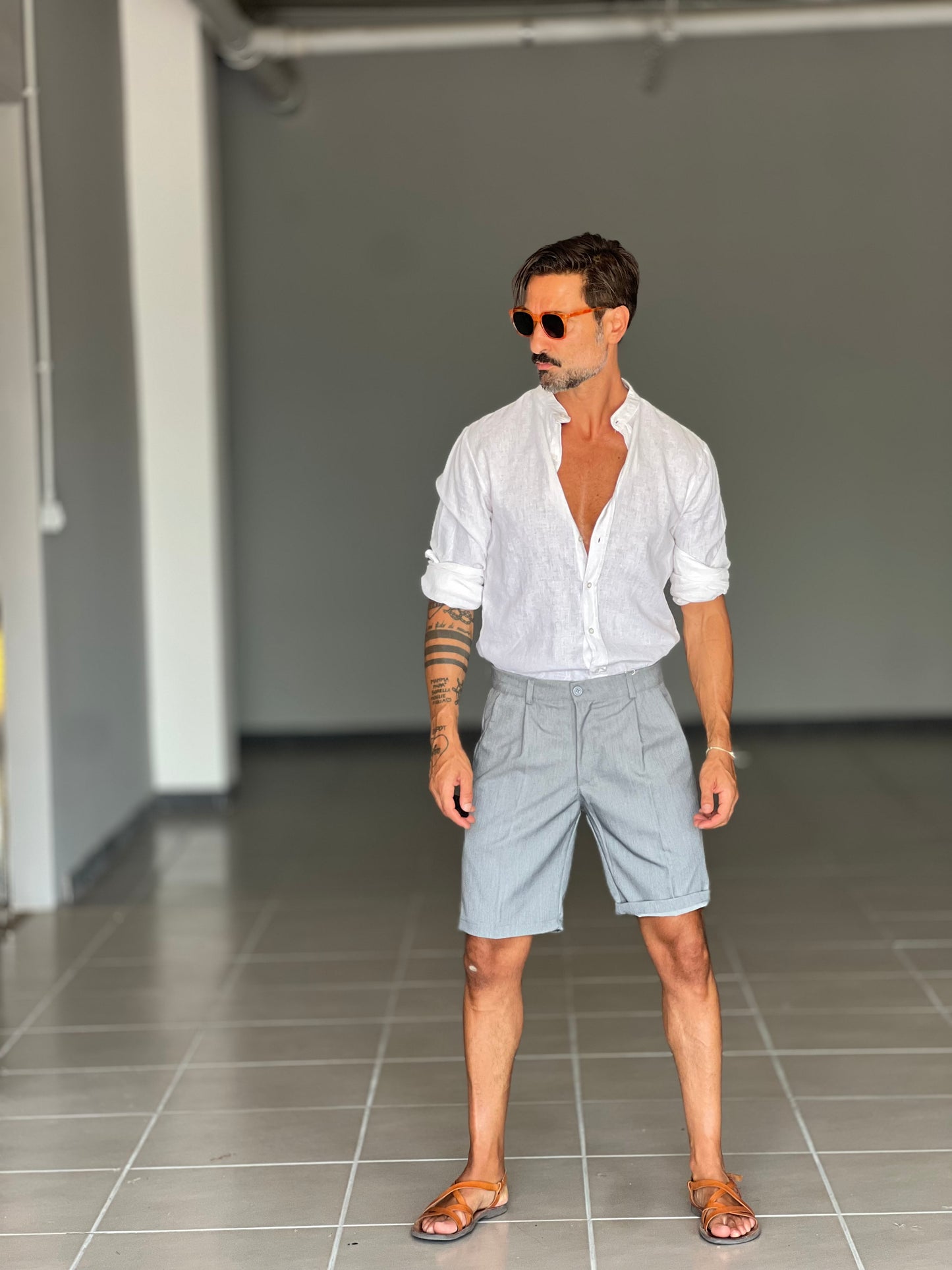 WHITE VISCOSE TROUSERS WITH REGULAR BOTTOM