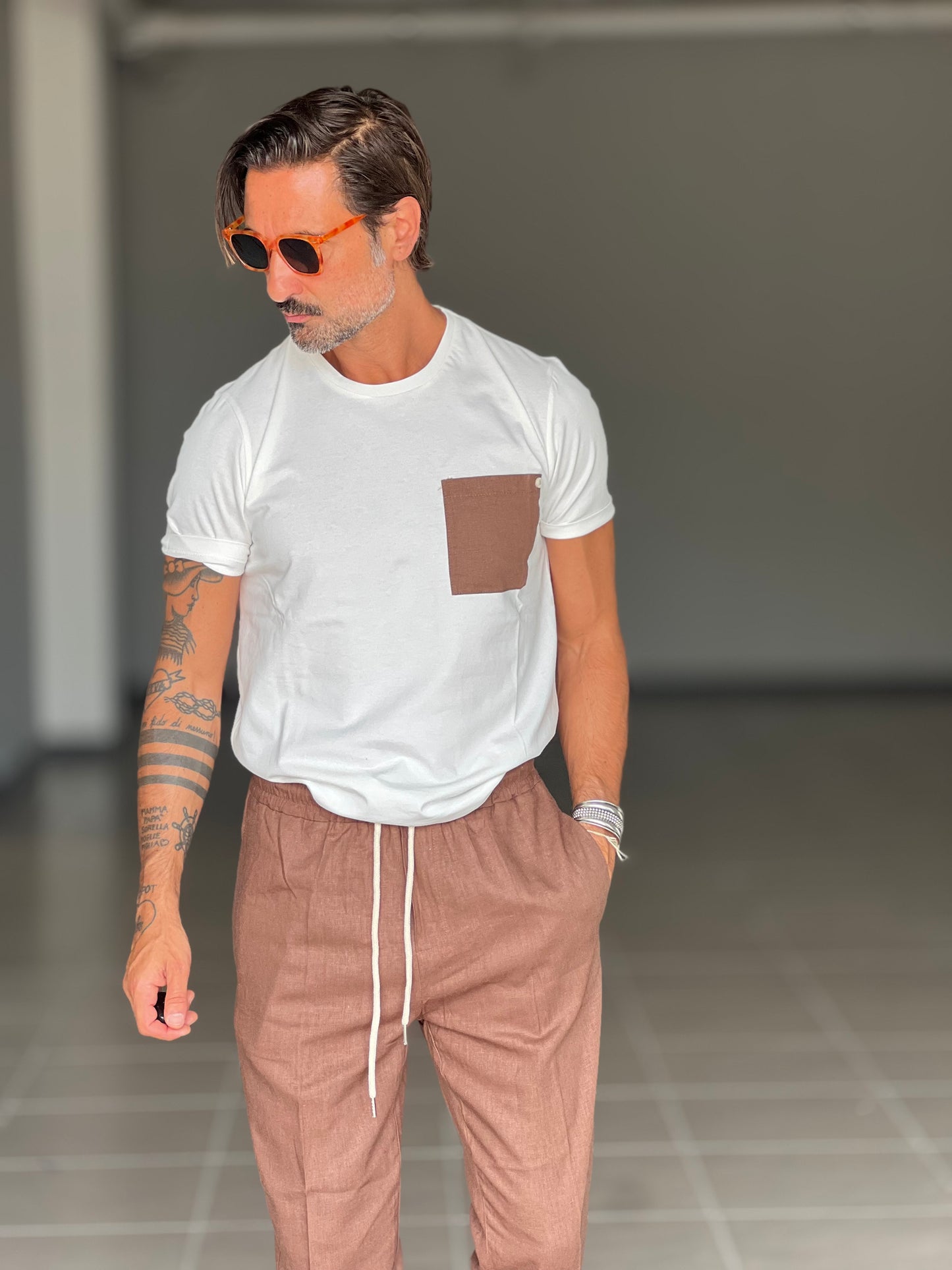 T SHIRT BIANCA COTONE TASCHINO MORO