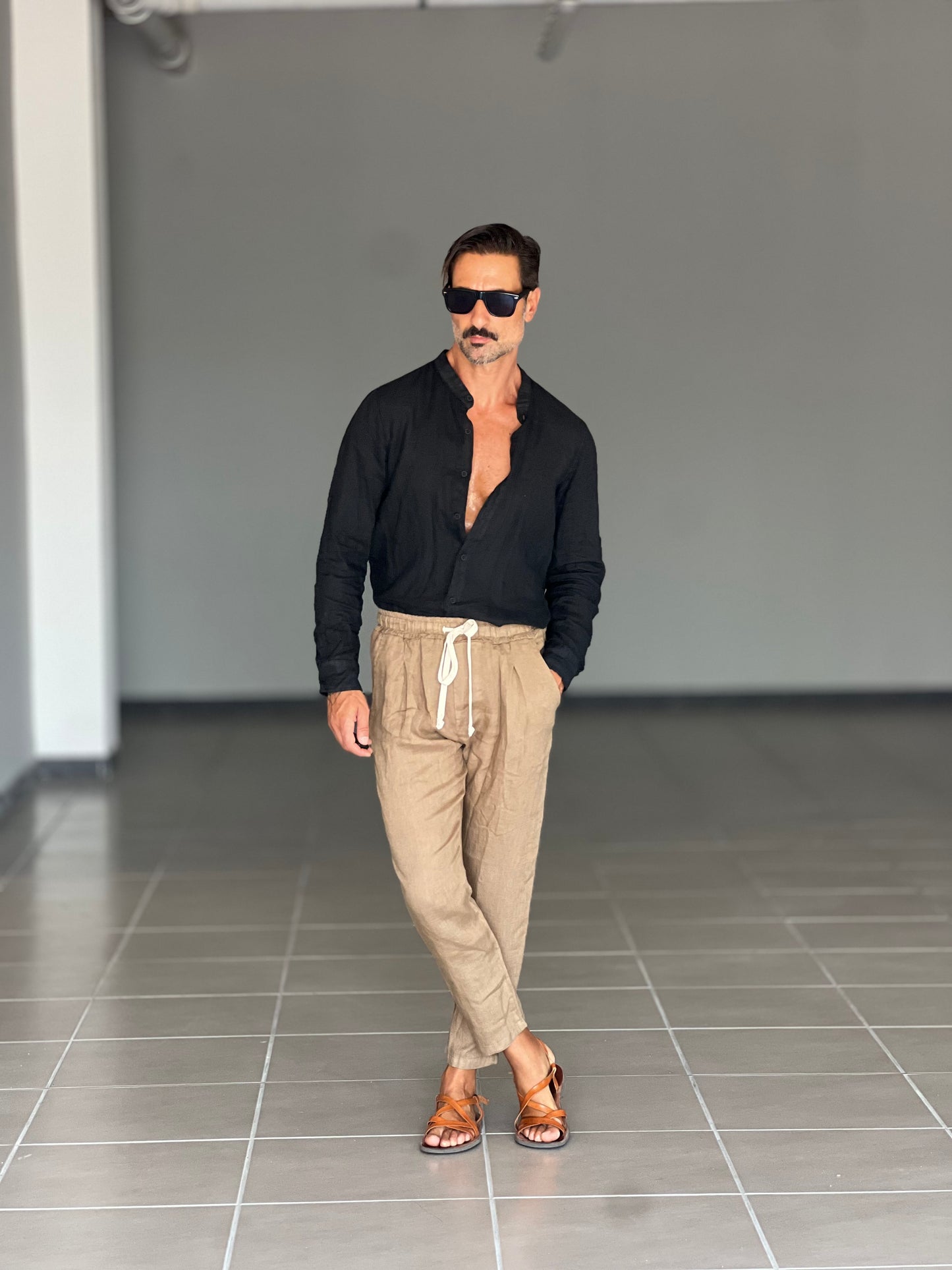 WHITE VISCOSE TROUSERS WITH REGULAR BOTTOM