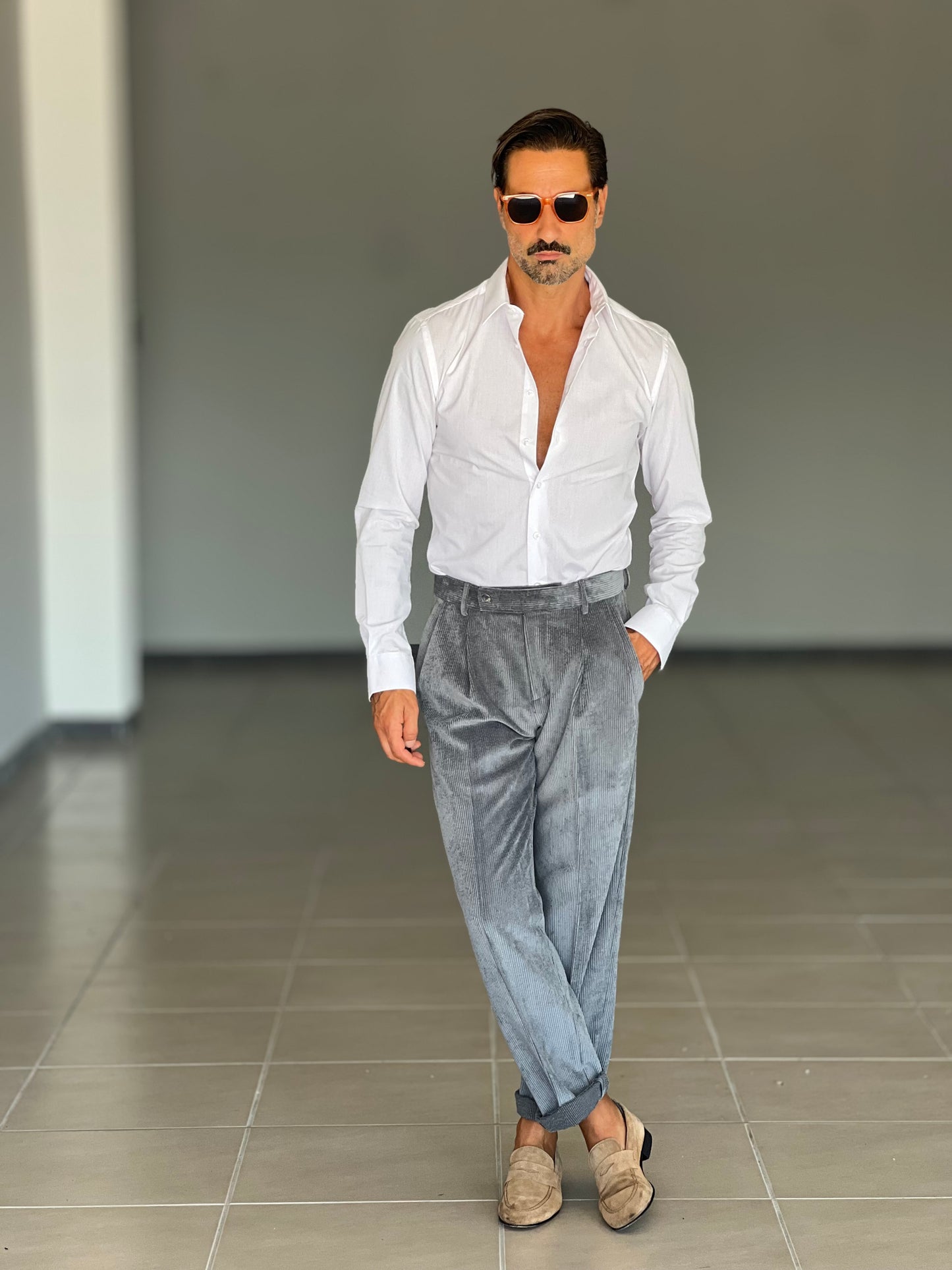 PANTALONE VELLUTO GRIGIO PINCES VITA ALTA XAGON
