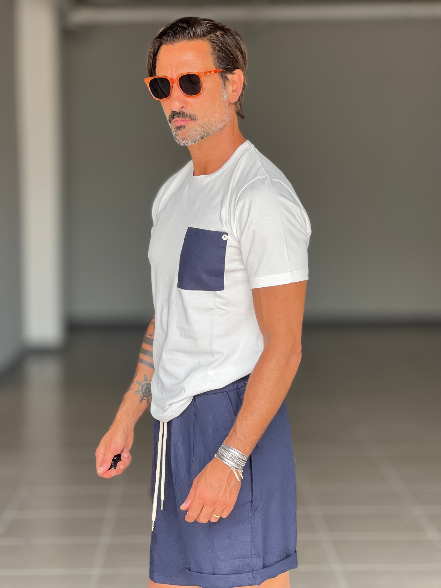 T SHIRT BIANCA COTONE TASCHINO BLU