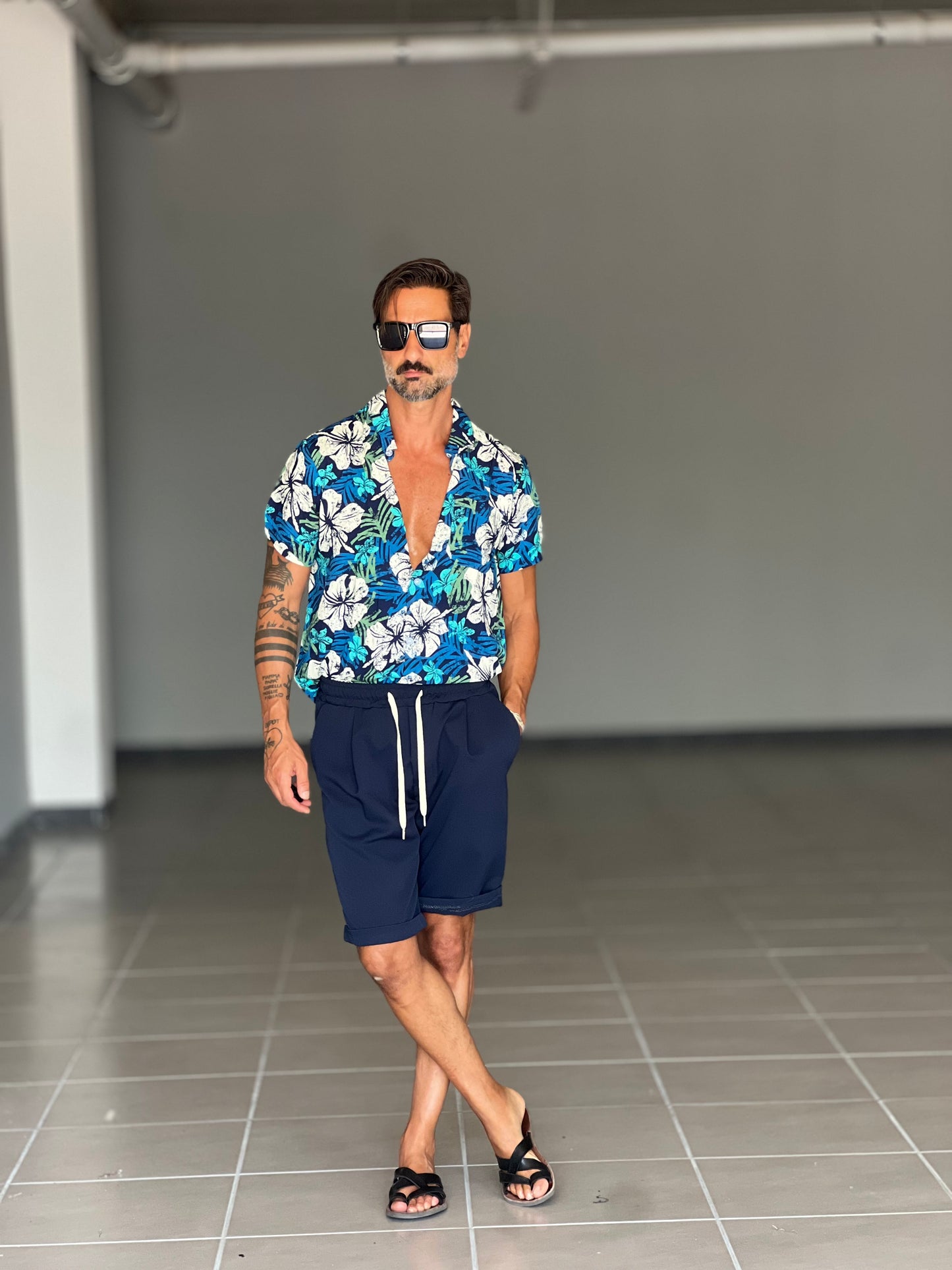 CAMICIA FIORE FONDO AZZURRO MEZZA MANICA VISCOSA