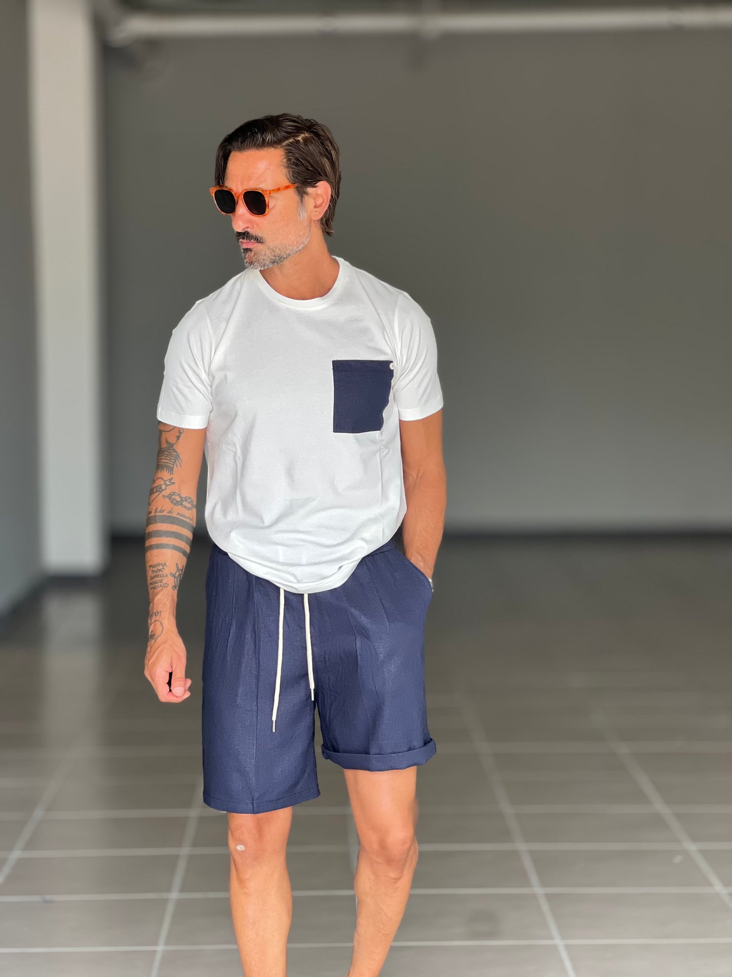 T SHIRT BIANCA COTONE TASCHINO BLU