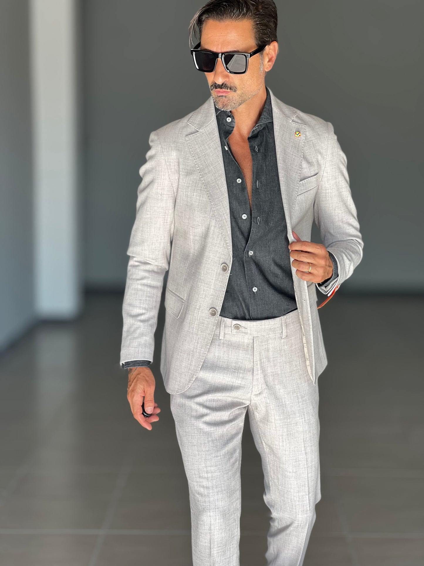 ABITO BEIGE FIAMMATO MONOPETTO VISCOSA E MISTI