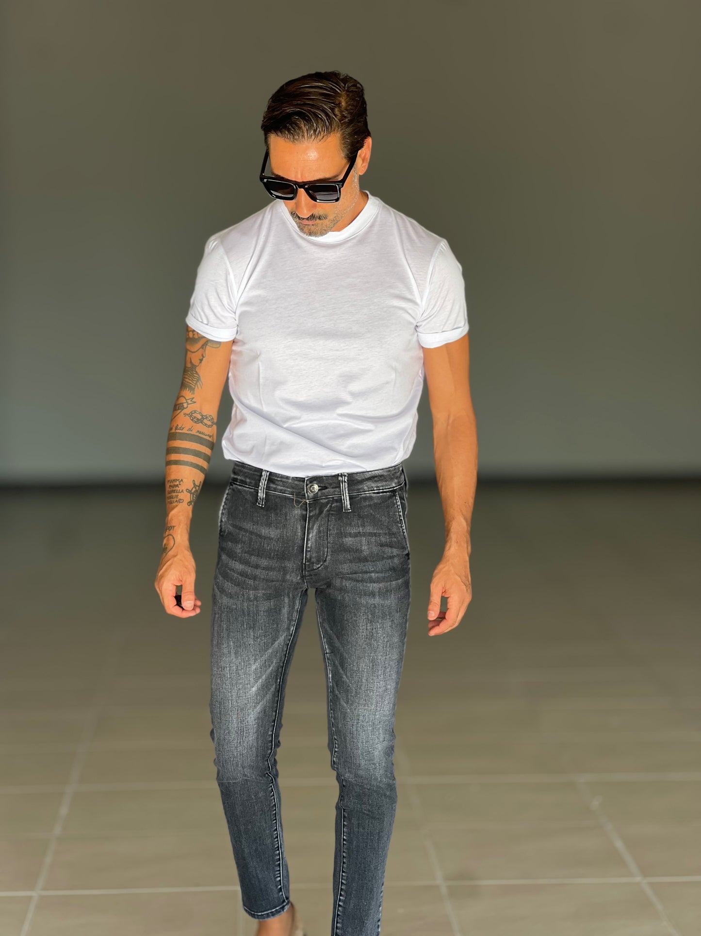 WHITE BASIC WASH JEANS