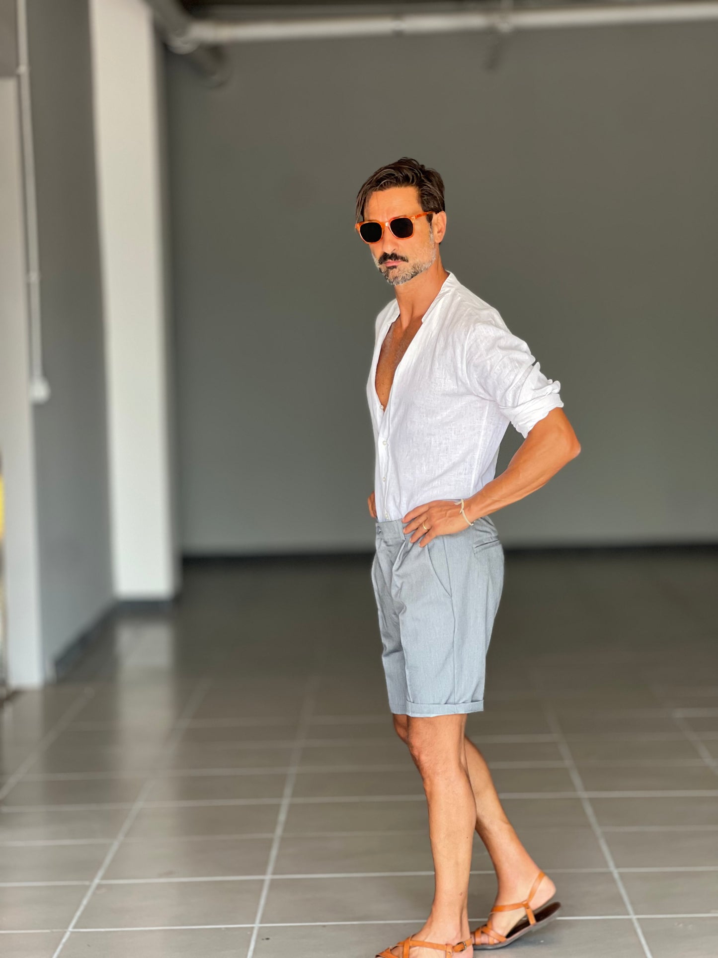 WHITE VISCOSE TROUSERS WITH REGULAR BOTTOM
