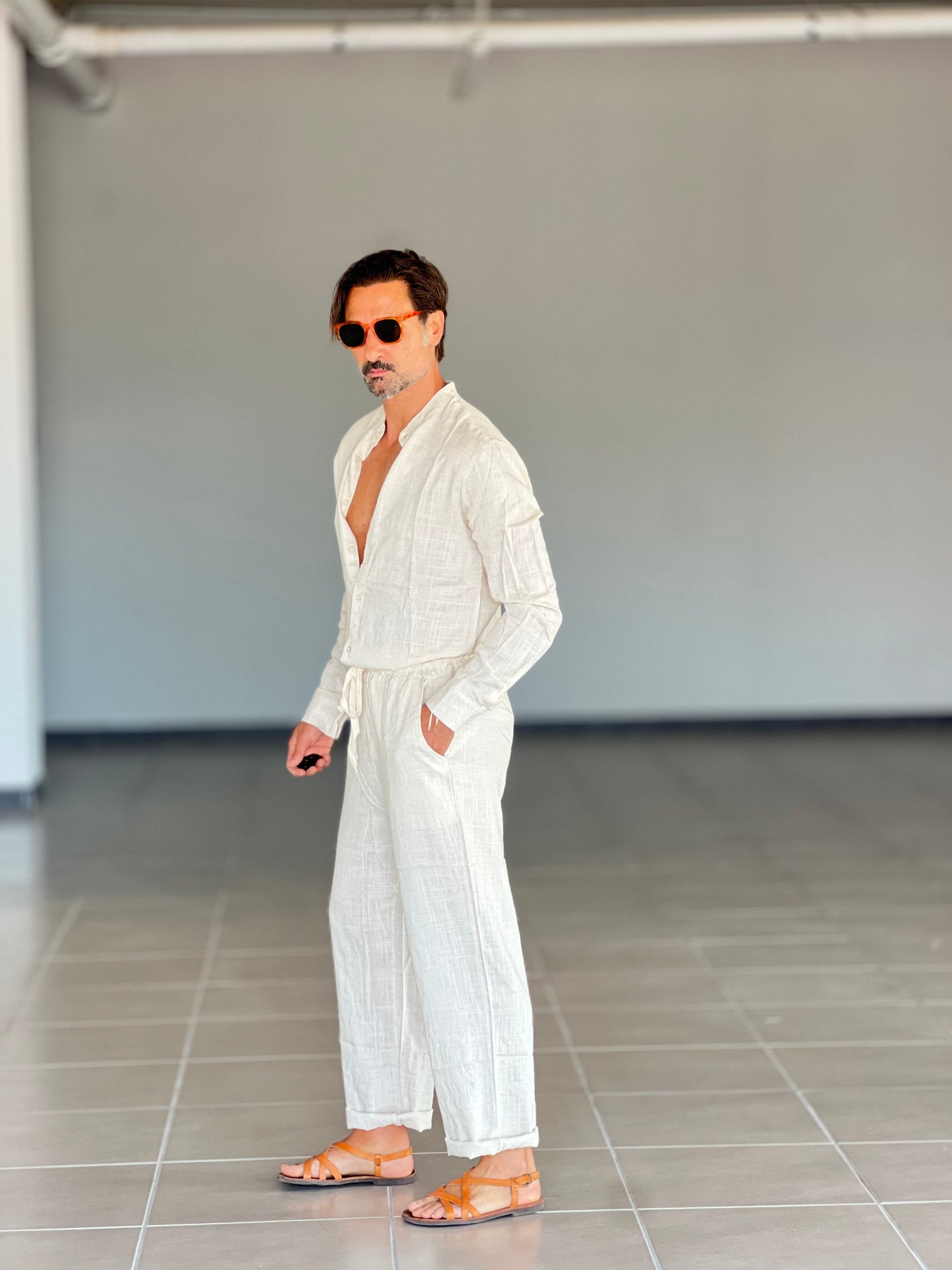 WHITE VISCOSE TROUSERS WITH REGULAR BOTTOM