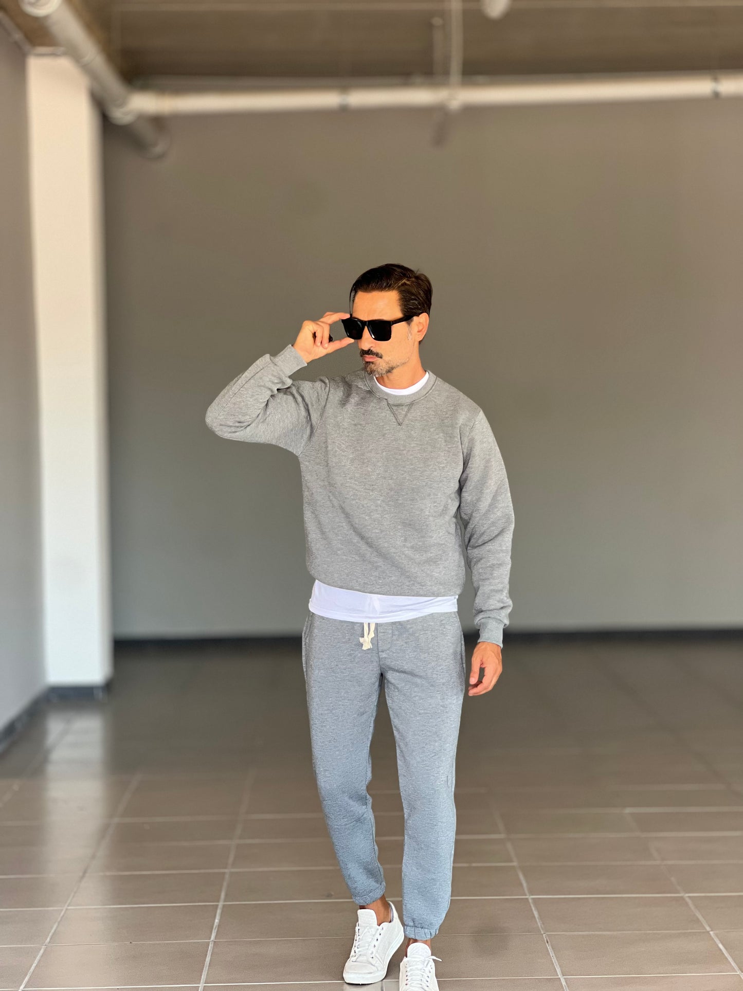 WHITE VISCOSE TROUSERS WITH REGULAR BOTTOM