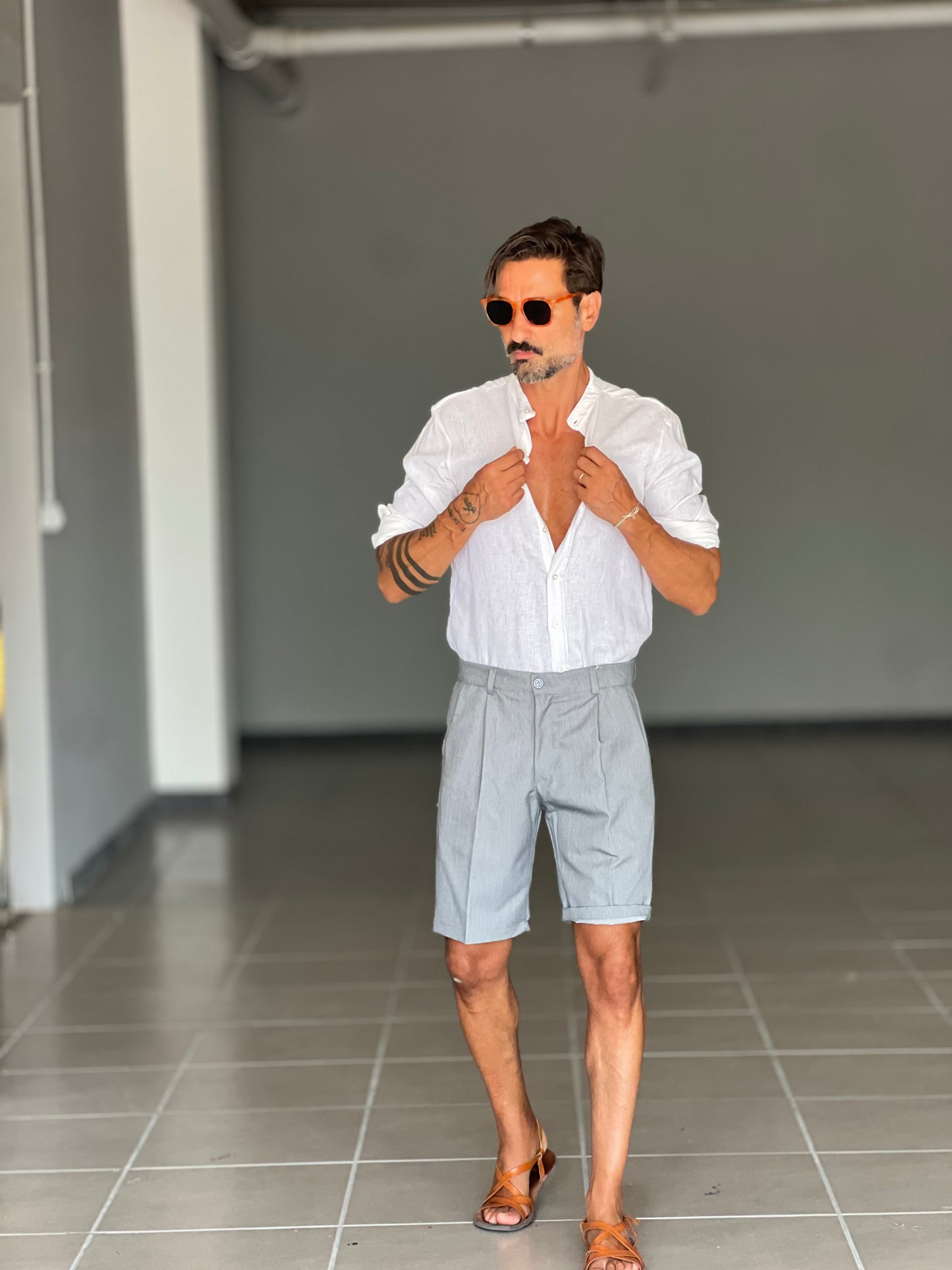 WHITE VISCOSE TROUSERS WITH REGULAR BOTTOM