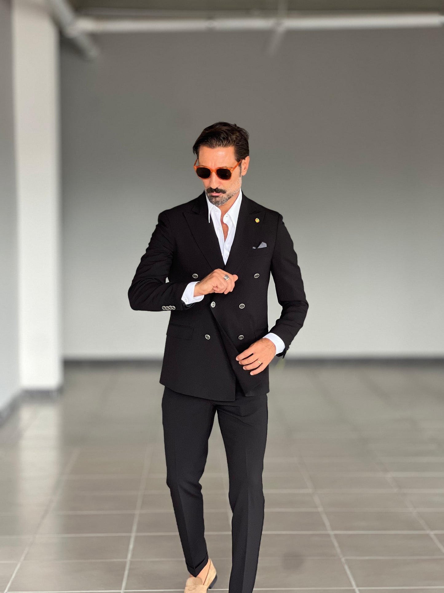 ABITO NERO DOPPIOPETTO BOTTONE METALLO VISCOSA E MISTI