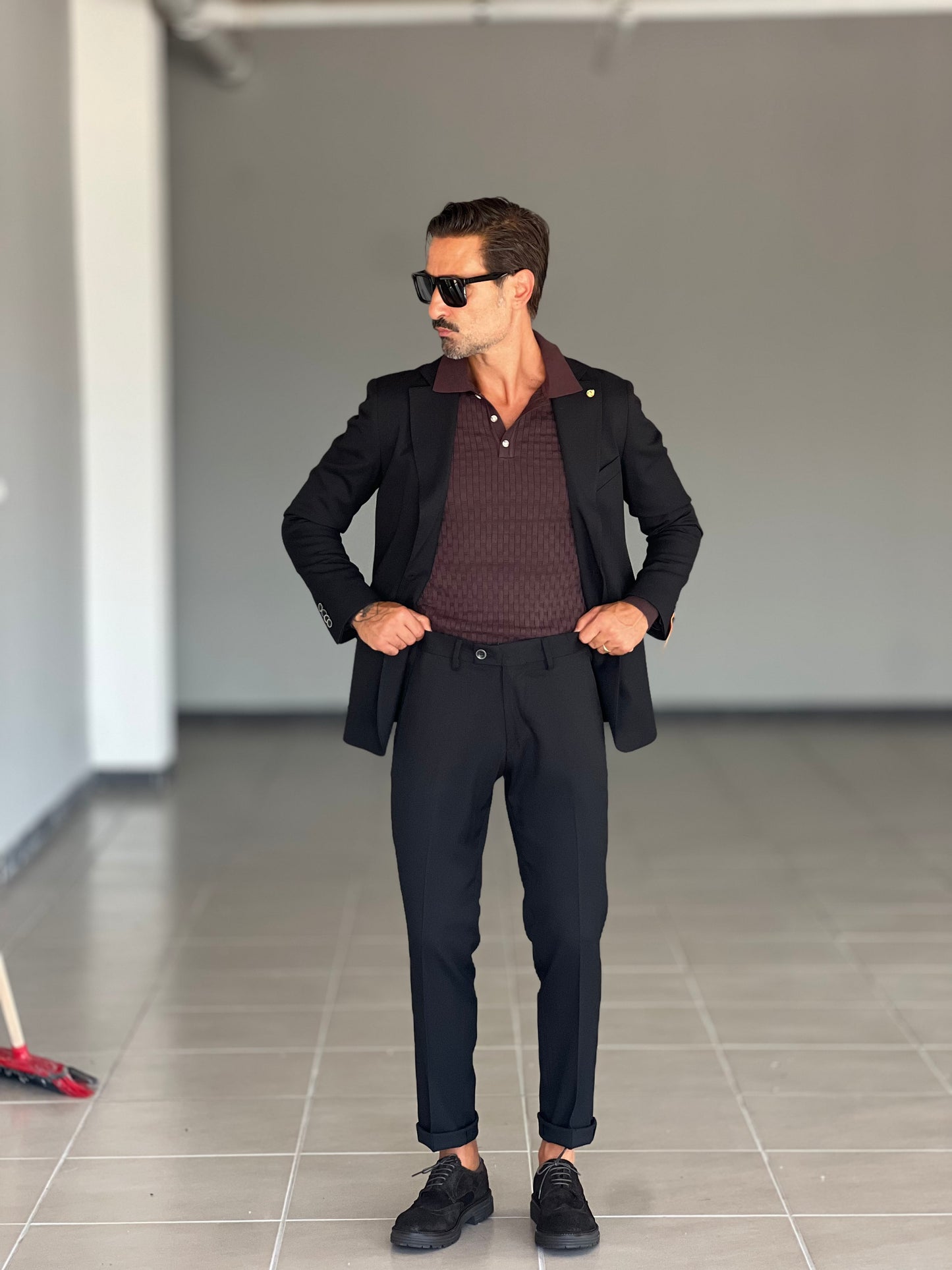 ABITO NERO FIAMMATO MONOPETTO VISCOSA E MISTI