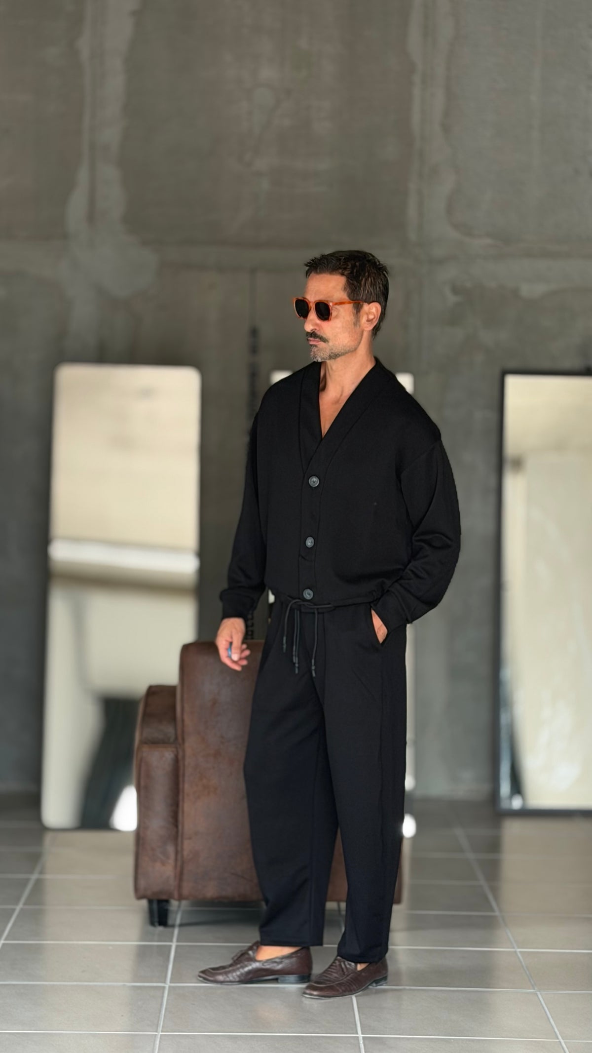 WHITE VISCOSE TROUSERS WITH REGULAR BOTTOM