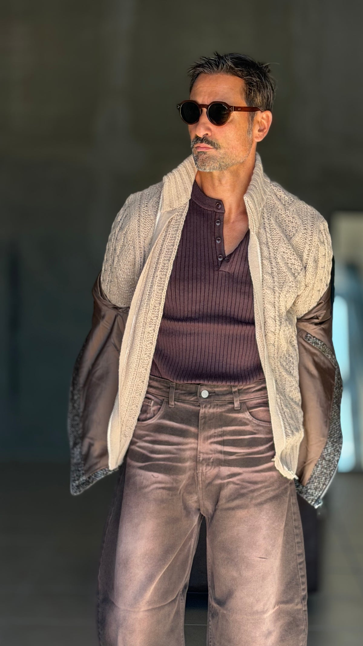 WHITE VISCOSE TROUSERS WITH REGULAR BOTTOM