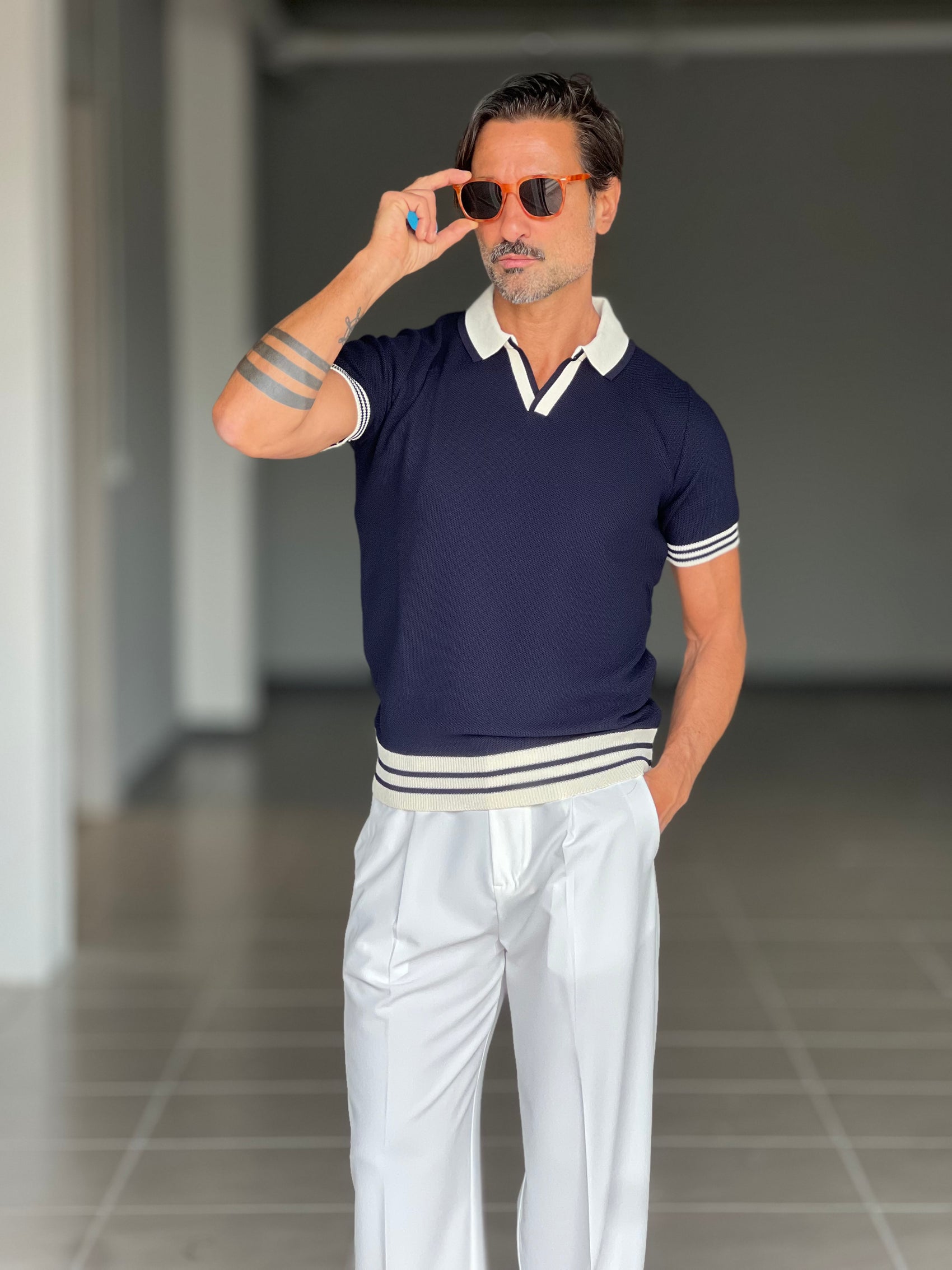 POLO  BLU COLLO E FONDO A CONTRASTO