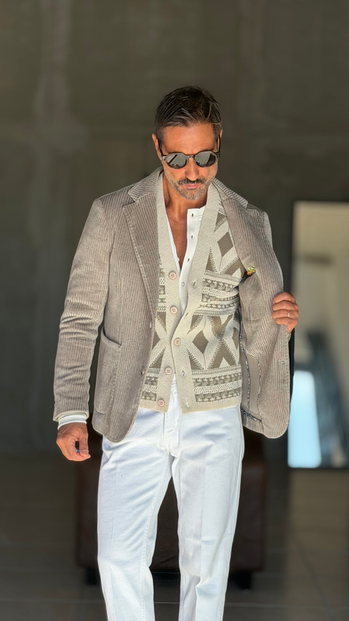 WHITE VISCOSE TROUSERS WITH REGULAR BOTTOM
