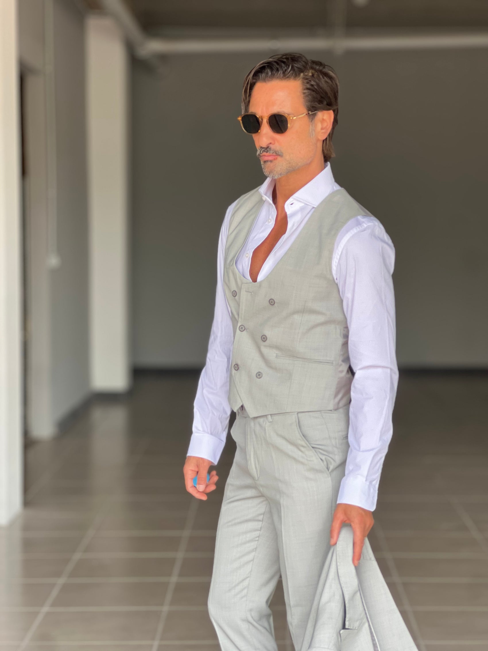ABITO VERDE ACQUA MONOPETTO  3 PEZZI GILET