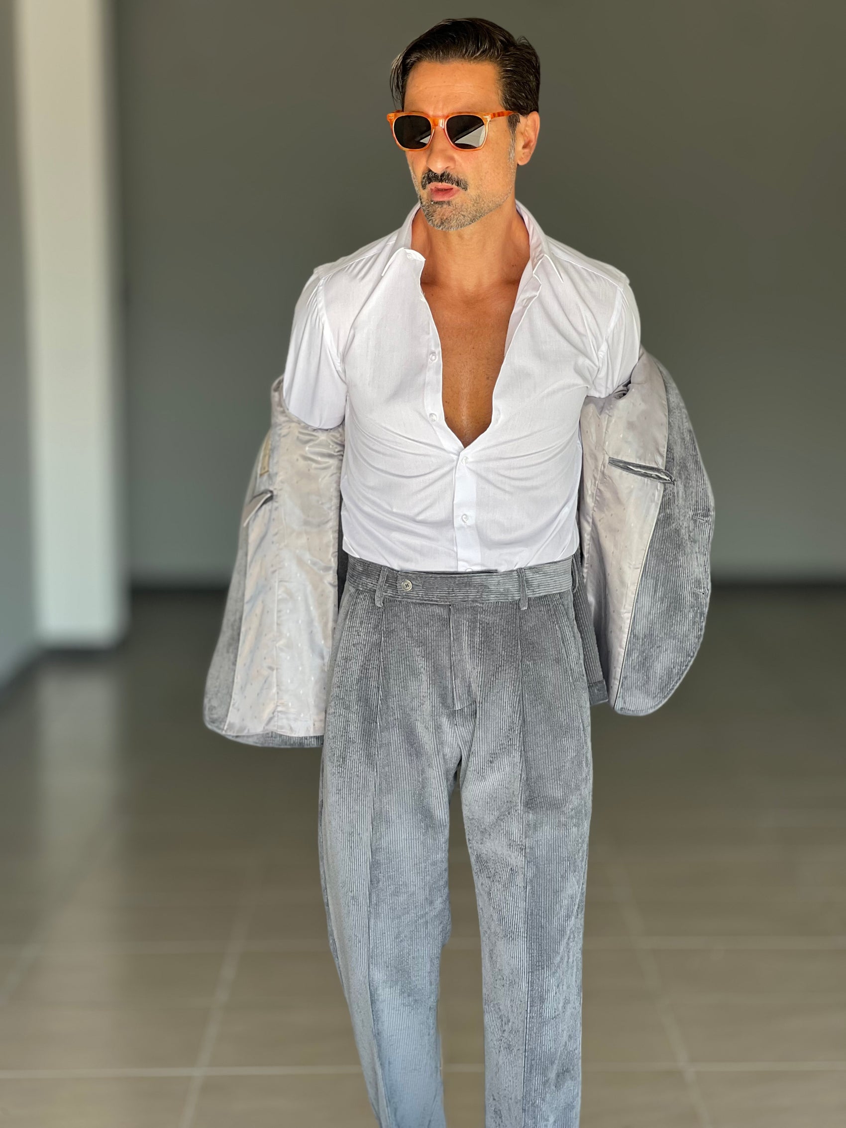 PANTALONE VELLUTO GRIGIO PINCES VITA ALTA XAGON