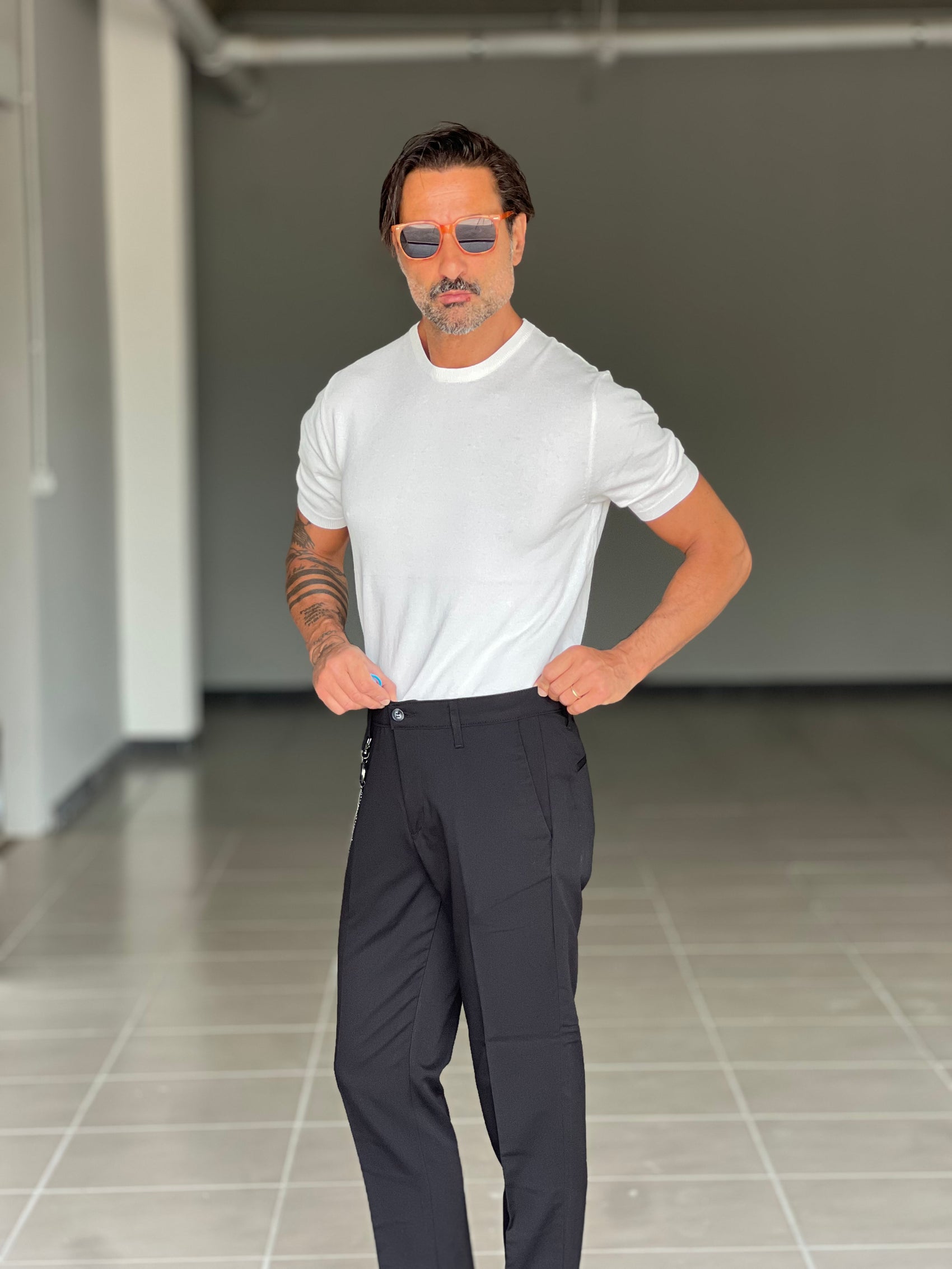 WHITE VISCOSE TROUSERS WITH REGULAR BOTTOM