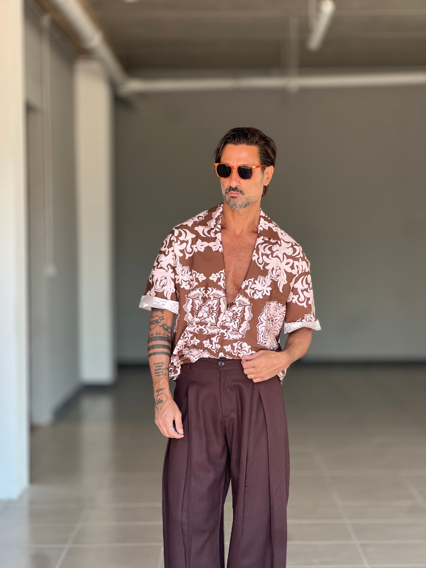 CAMICIA  STAMPA FLOREALE ROSA E MORO COLLO AMERICANO