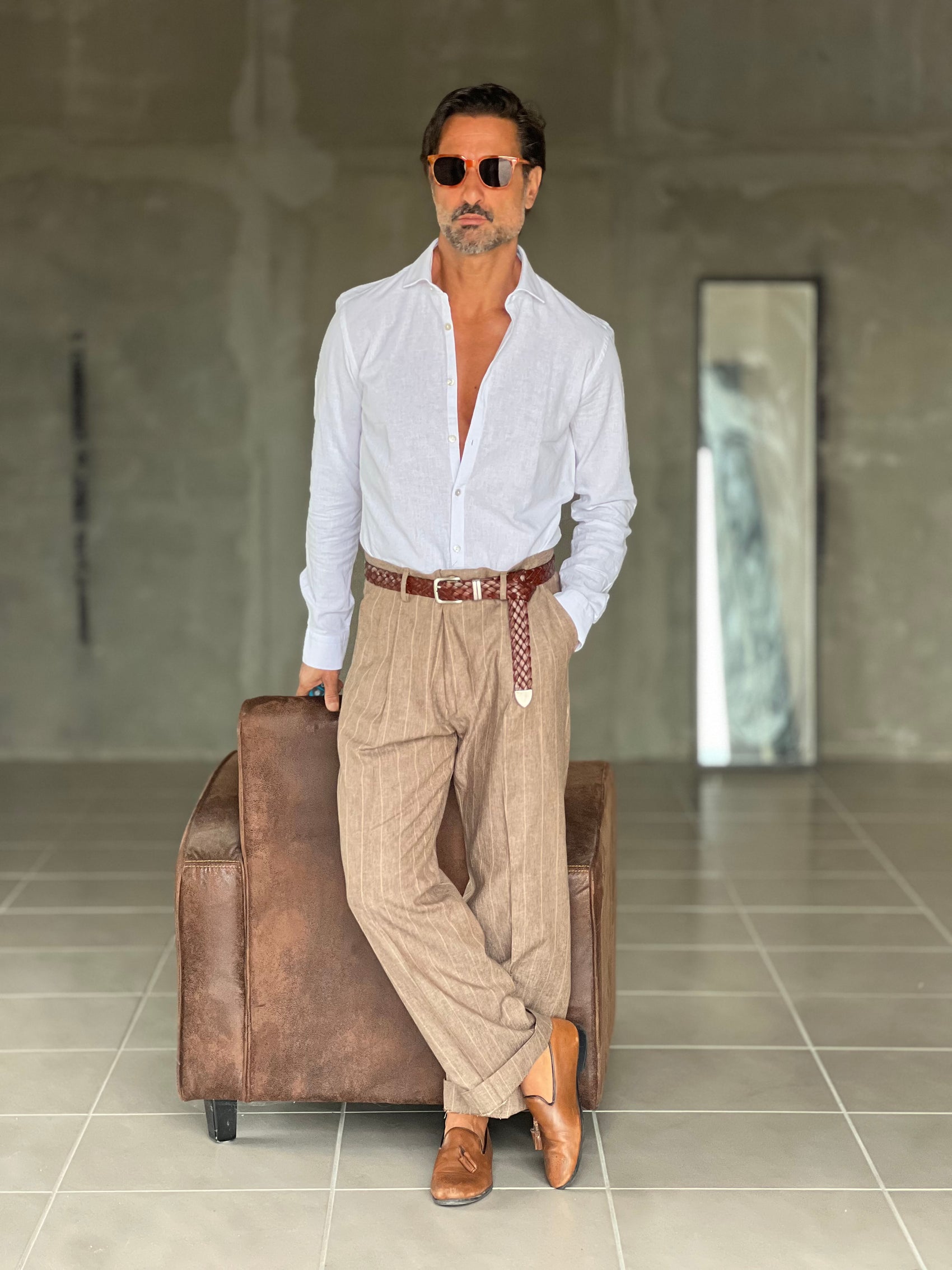 WHITE VISCOSE TROUSERS WITH REGULAR BOTTOM