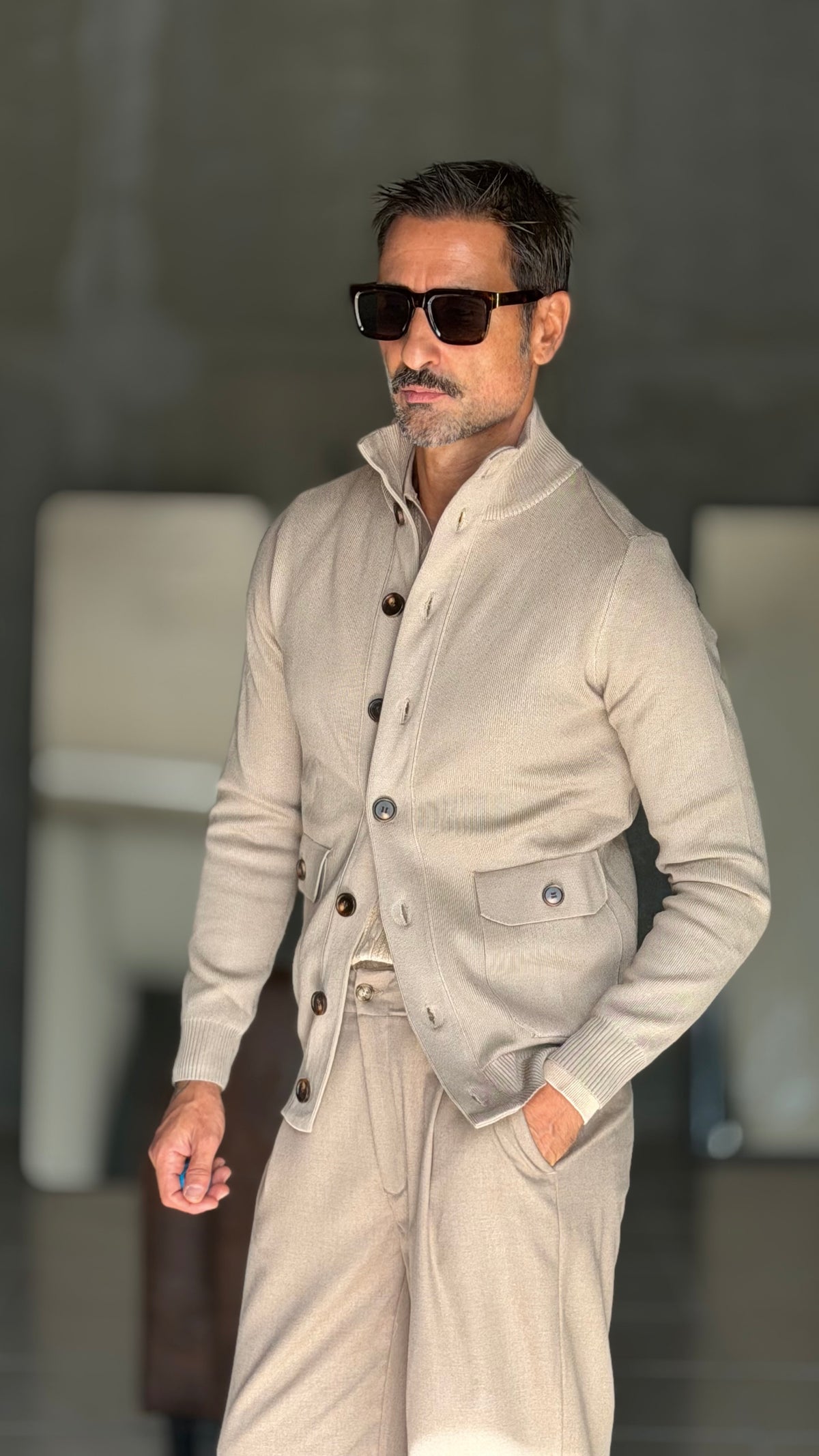 WHITE VISCOSE TROUSERS WITH REGULAR BOTTOM