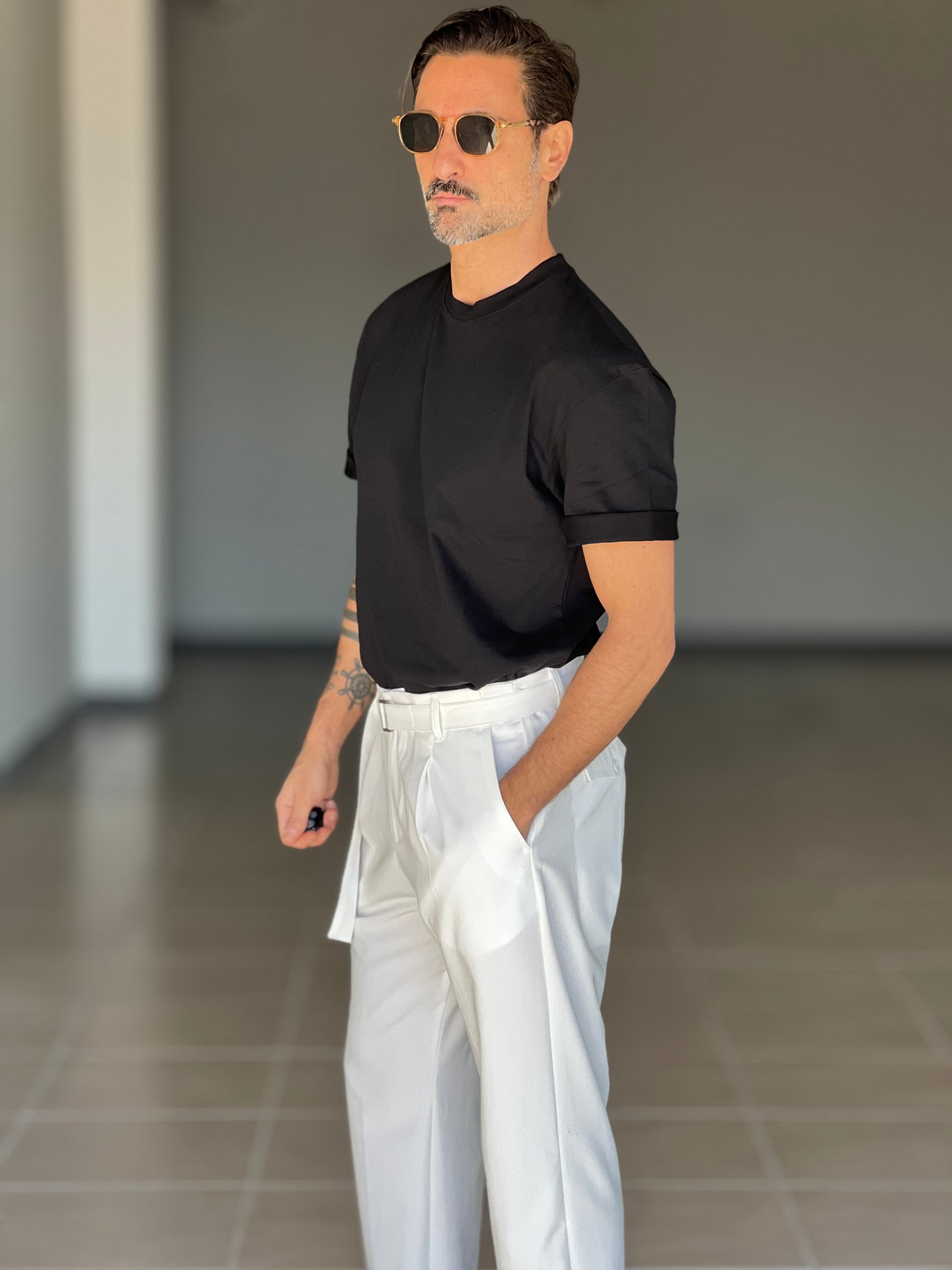 T SHIRT NERA  GARZATA OVER FIT