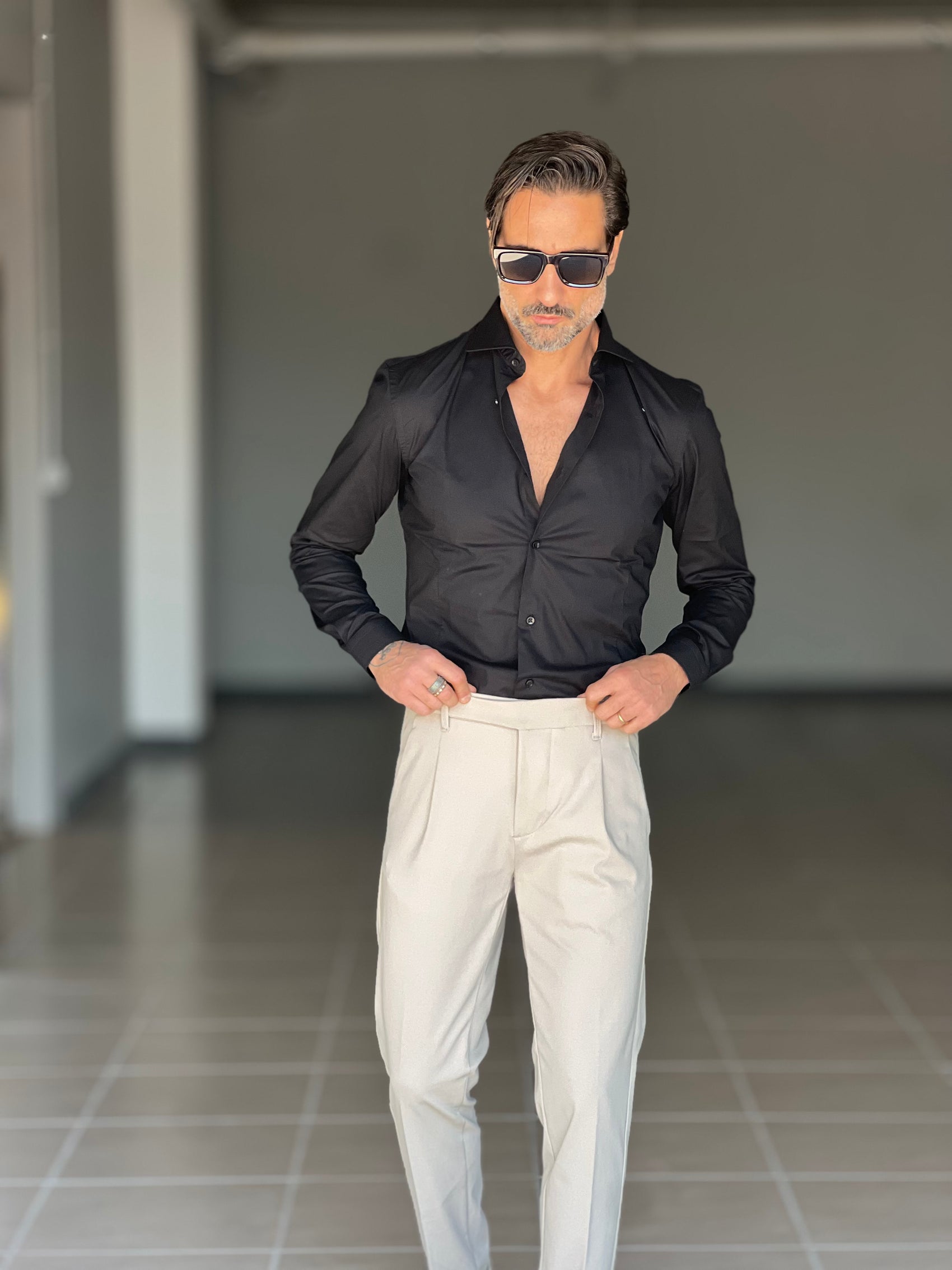 WHITE VISCOSE TROUSERS WITH REGULAR BOTTOM
