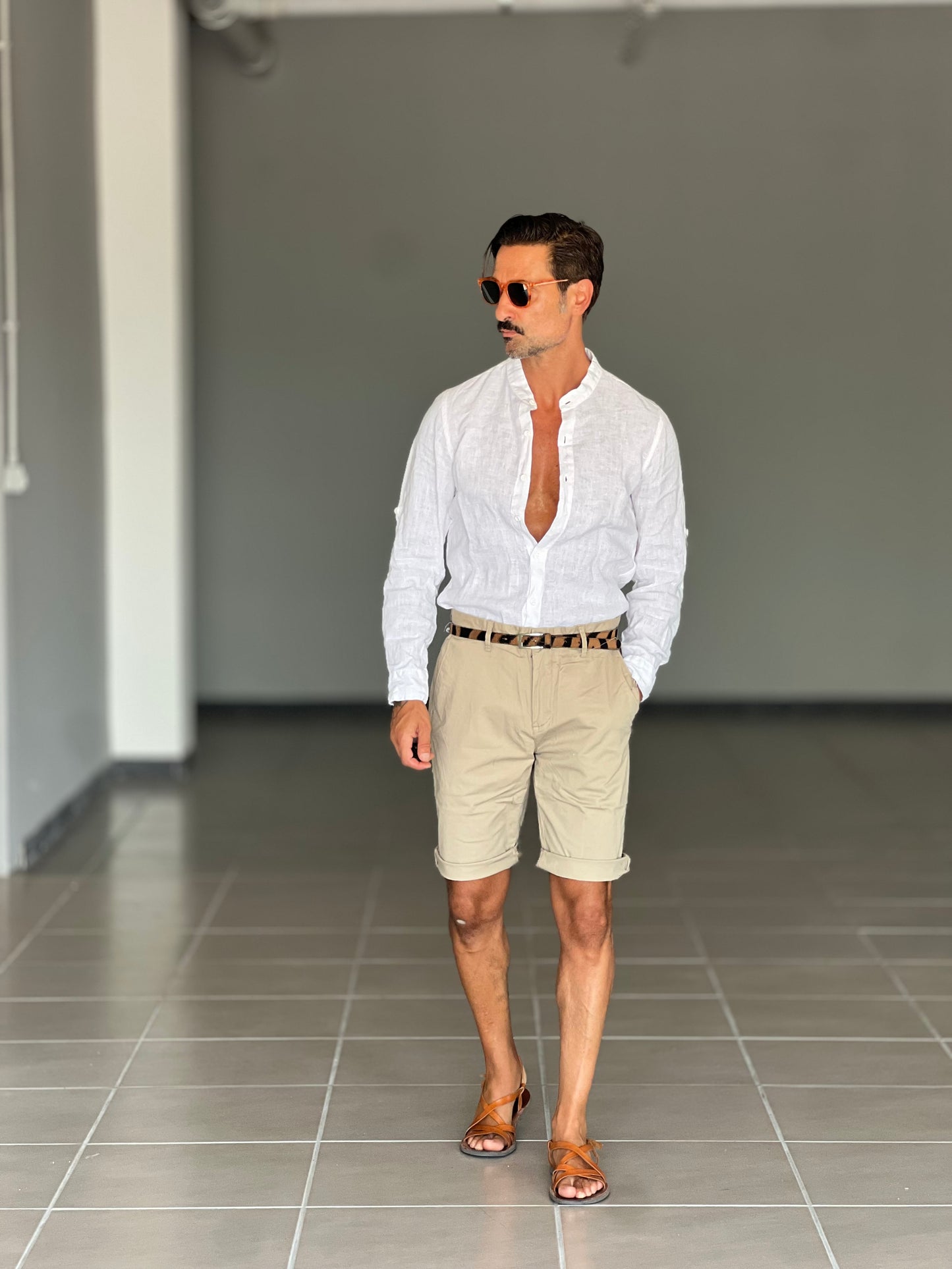 WHITE VISCOSE TROUSERS WITH REGULAR BOTTOM