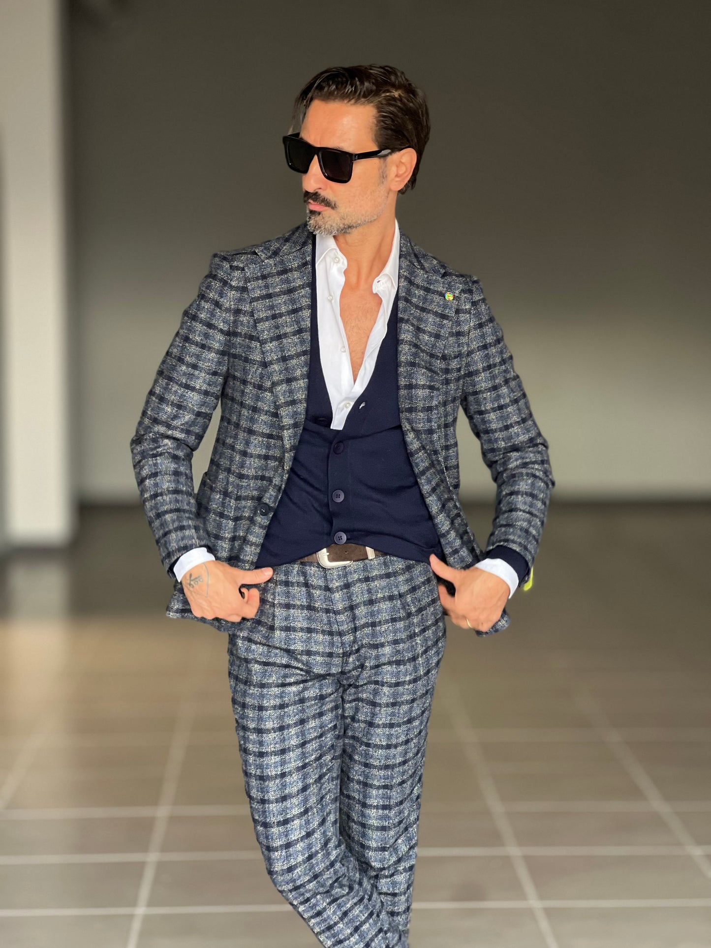 ABITO TARTAN BLU E GRIGIO