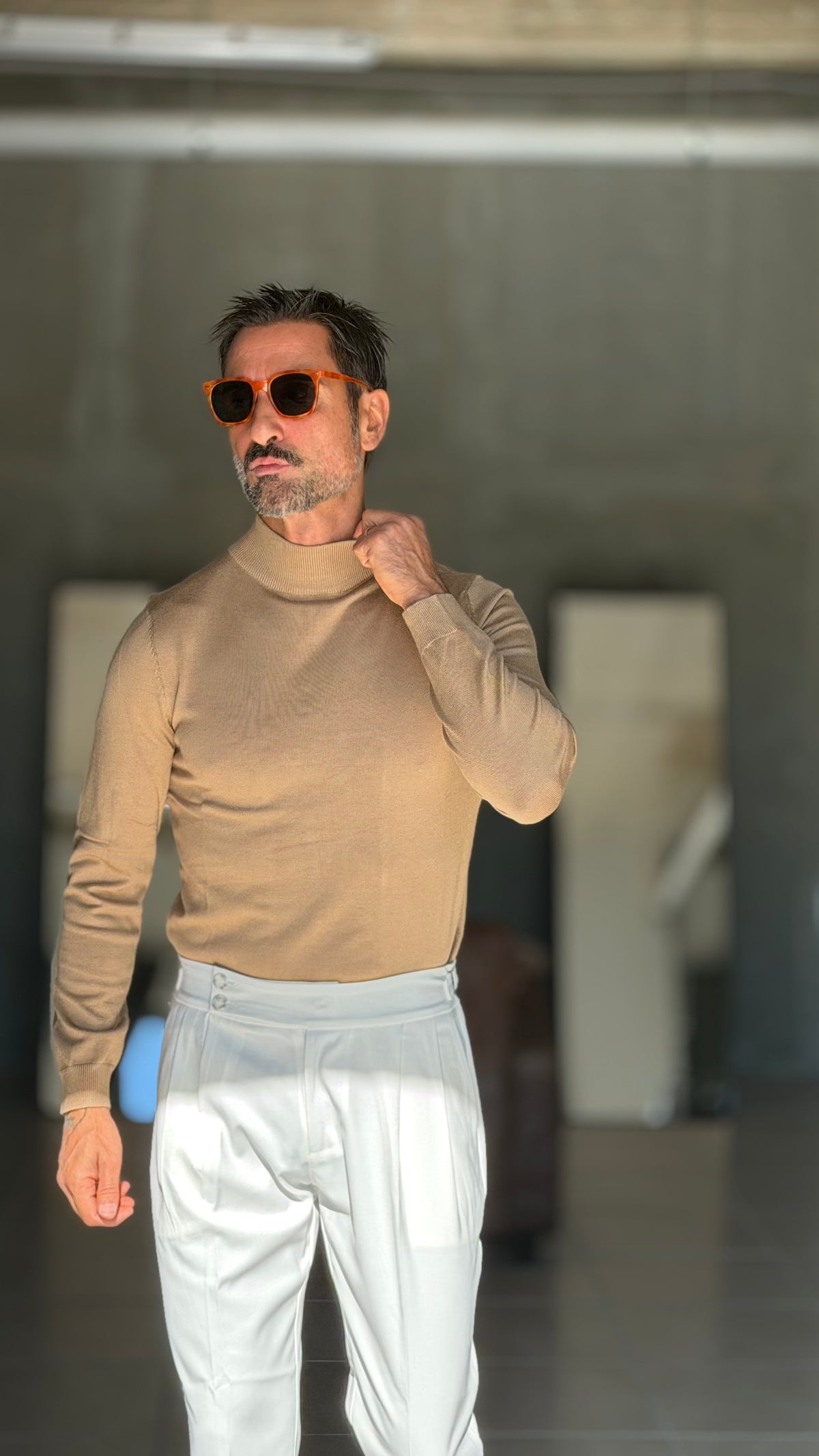 WHITE VISCOSE TROUSERS WITH REGULAR BOTTOM
